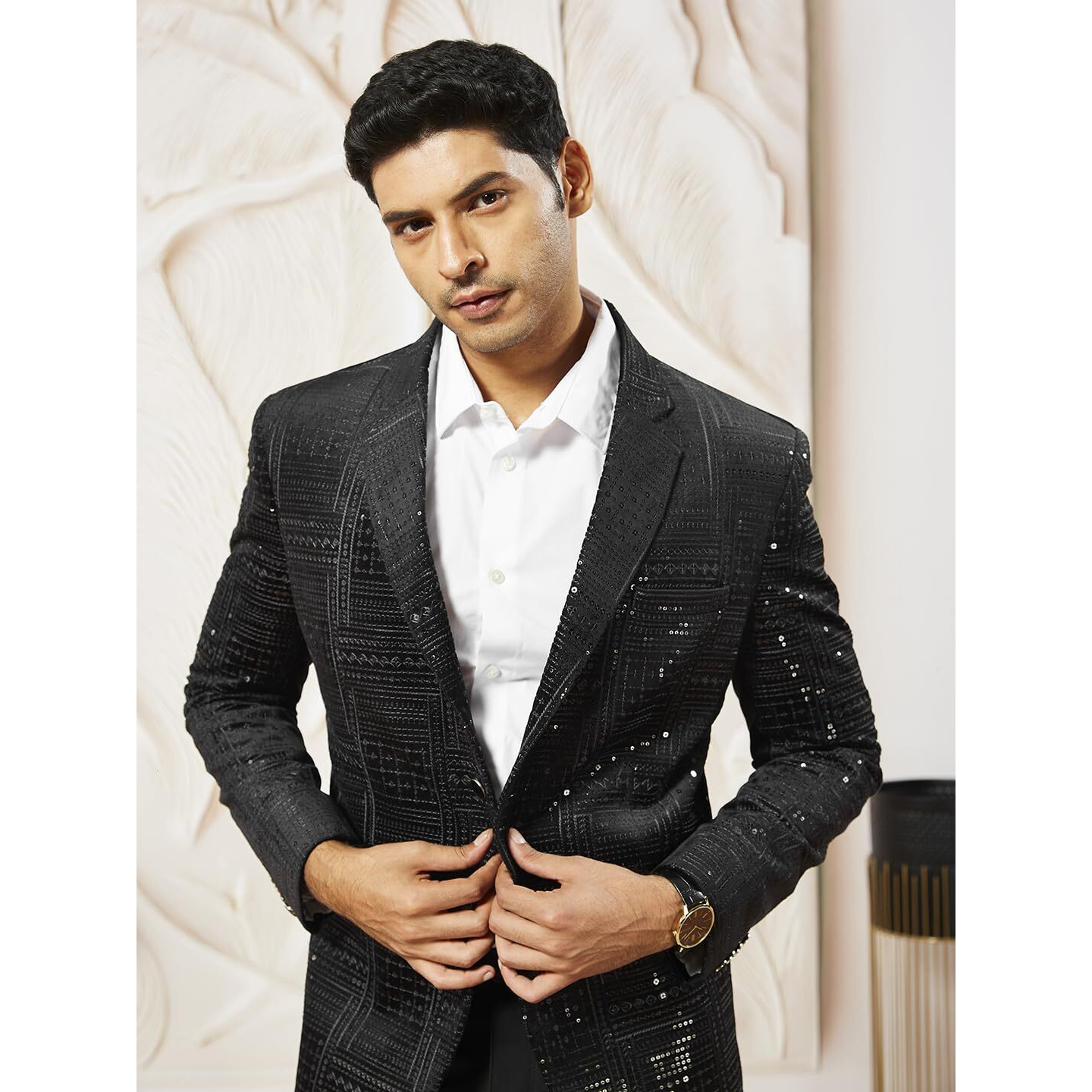 VASTRAMAY Men's Black Velvet Blazer, Velvet Sequined Embroidered Blazer for Men, Traditional Indian Wear for Weddings & Festivals