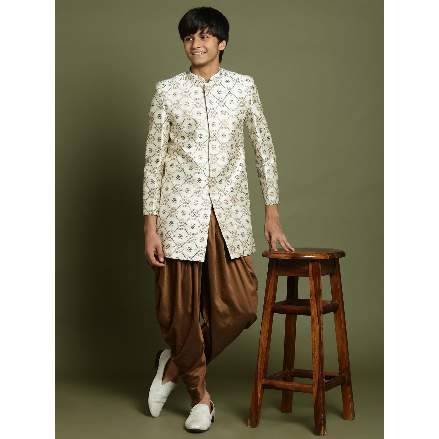 VASTRAMAY YUVA Boys' Beige And Gold Sherwani Set_VYUVBSW027nCDCO_36M