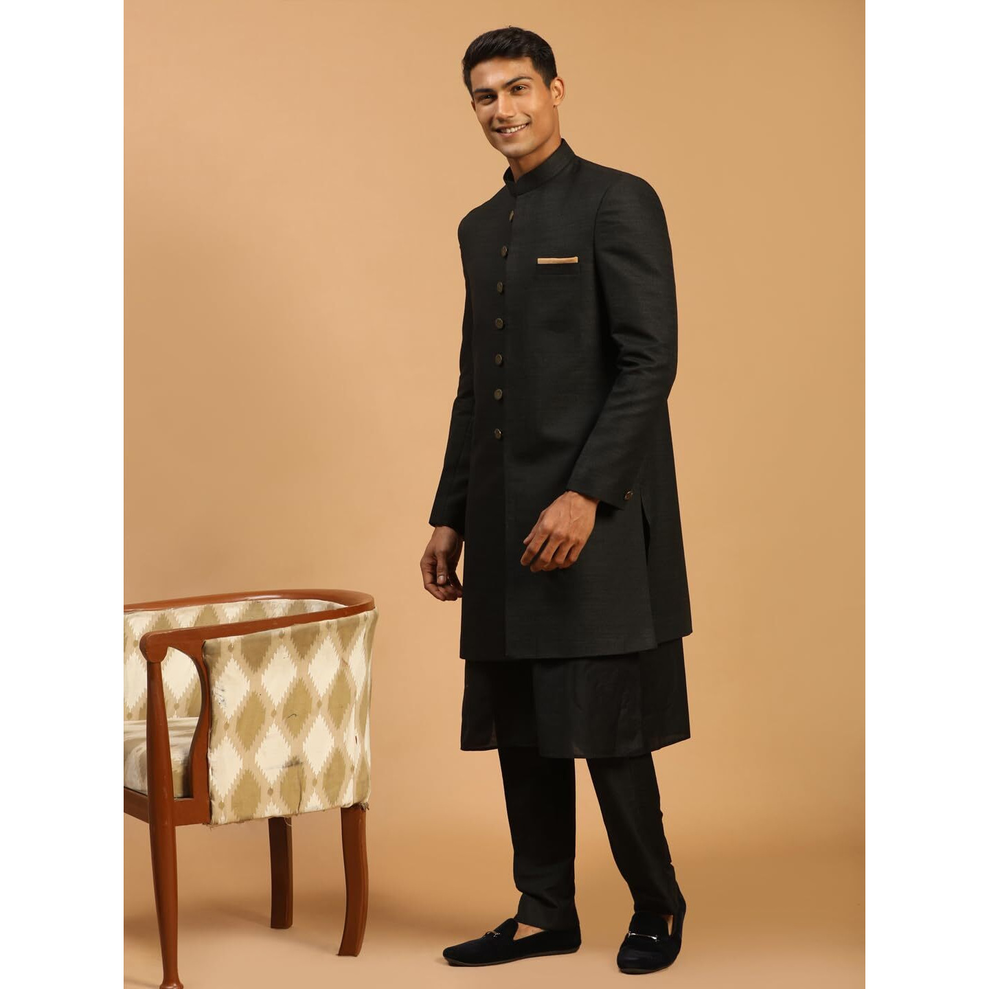VASTRAMAY Men's Black Viscose Sherwani Set