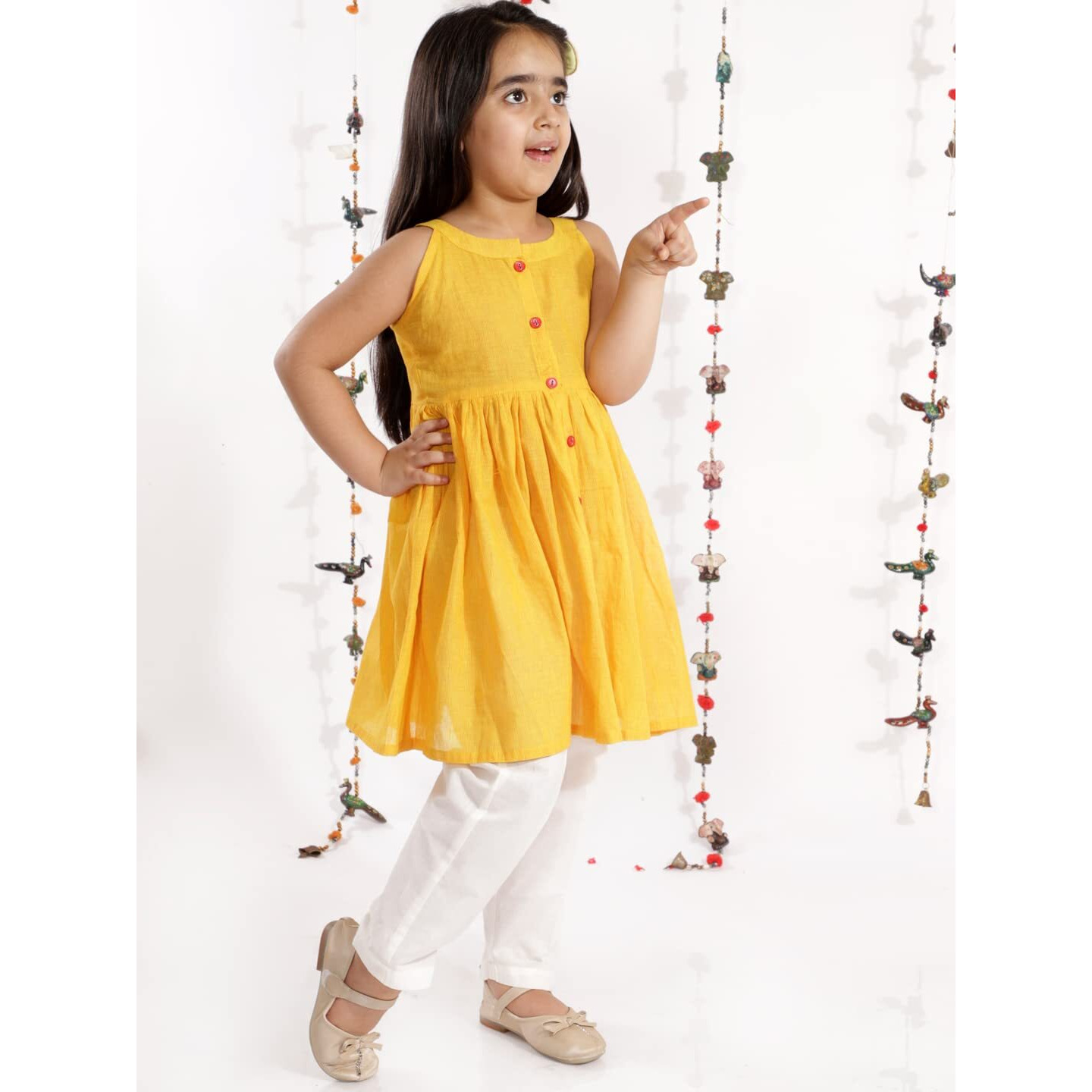VASTRAMAY Girls' Handloom Cotton Kurta And Straight Pant Set (VASGK070MDnGP01CR_2-3 Years)