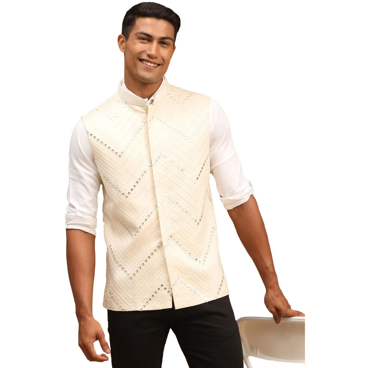 VASTRAMAY Men's Cream Mirror Work Nehru Jacket | Mirror Work Chevron Pattern Chic Jacket For Men