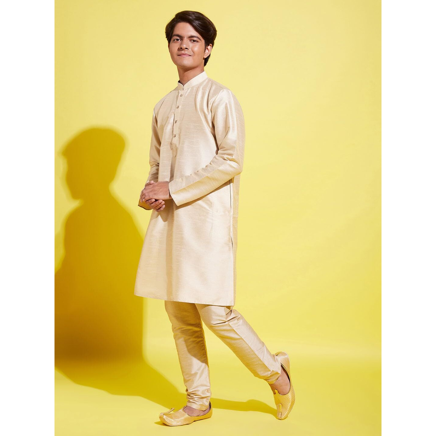 VASTRAMAY YUVA Boys' Gold Silk Blend Kurta Pyjama Set_VYUVBKGO001nPGO_36L