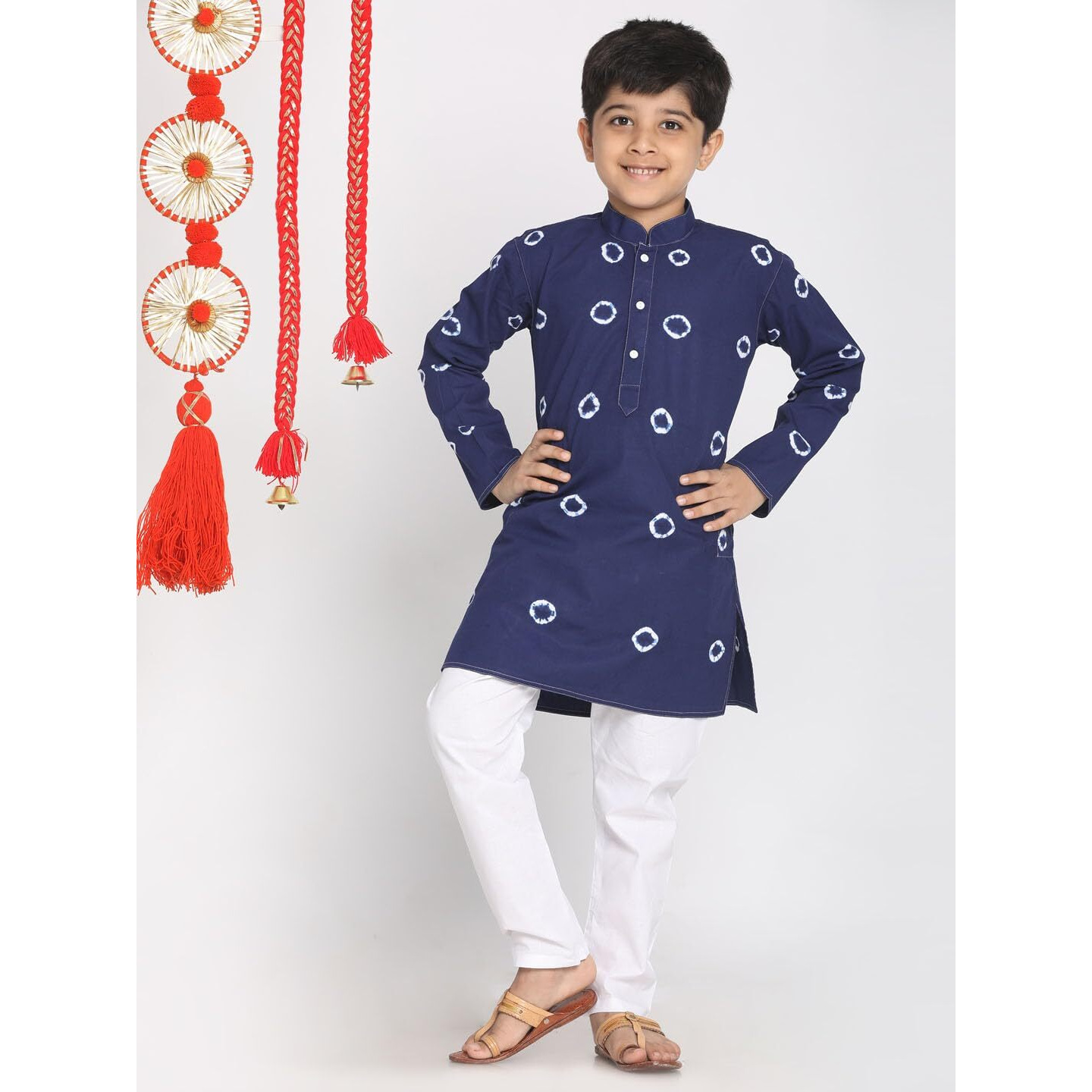 VASTRAMAY Boys' Blue And White Kurta Pyjama Set_VASBK130BUnPCWH_34