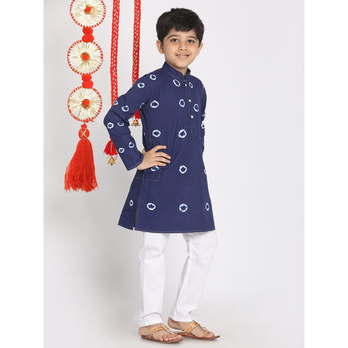 VASTRAMAY Boys' Blue And White Kurta Pyjama Set_VASBK130BUnPCWH_34