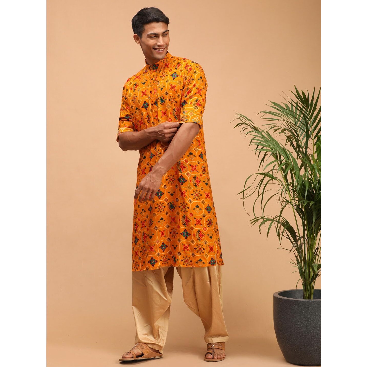 VASTRAMAY Men's Yellow and Rose Gold Cotton Blend Kurta and Patiala Set_VASMK160YWnPTYRG_40
