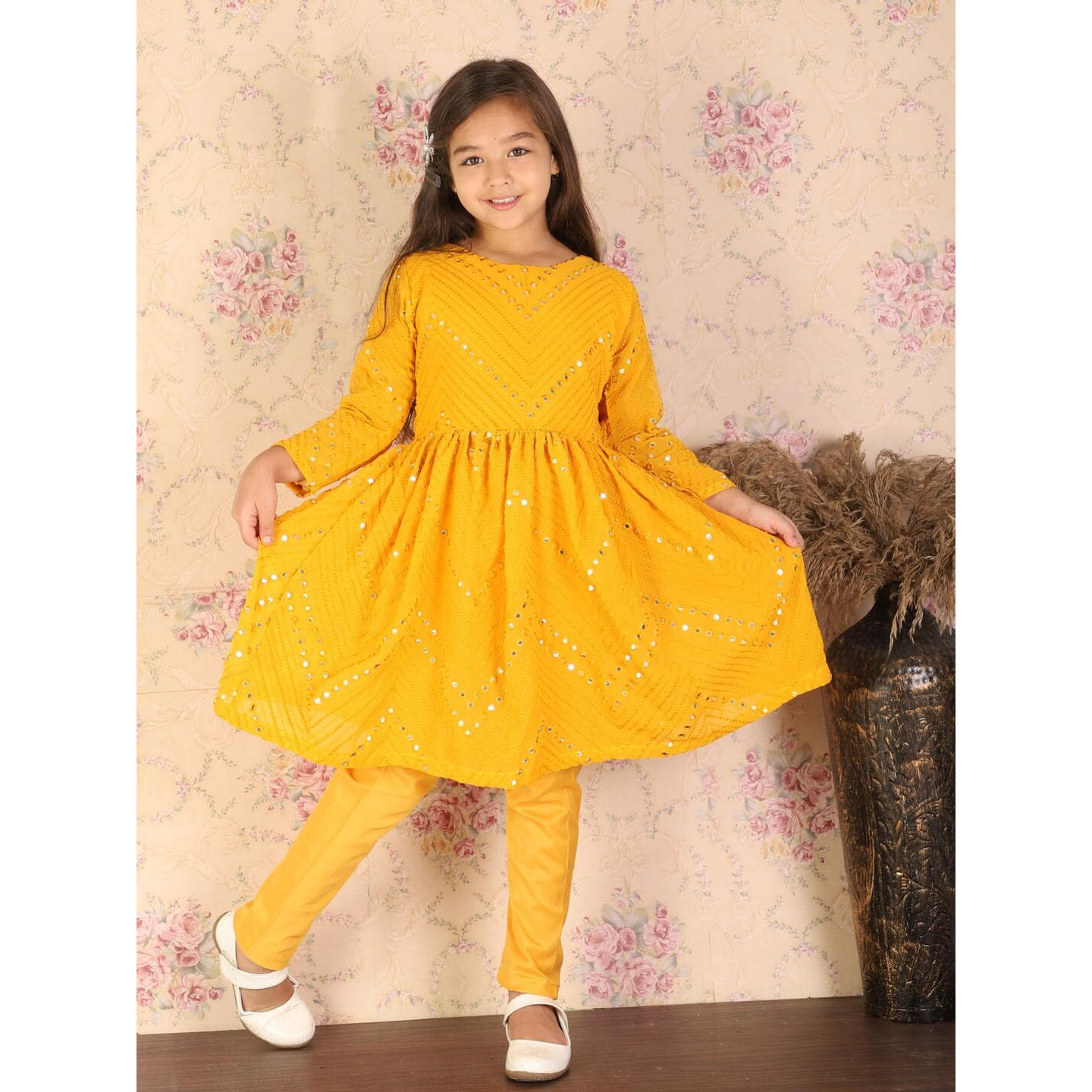 VASTRAMAY Girls' Yellow Kurta And Churidar_VASGK133YWnVCYW_30