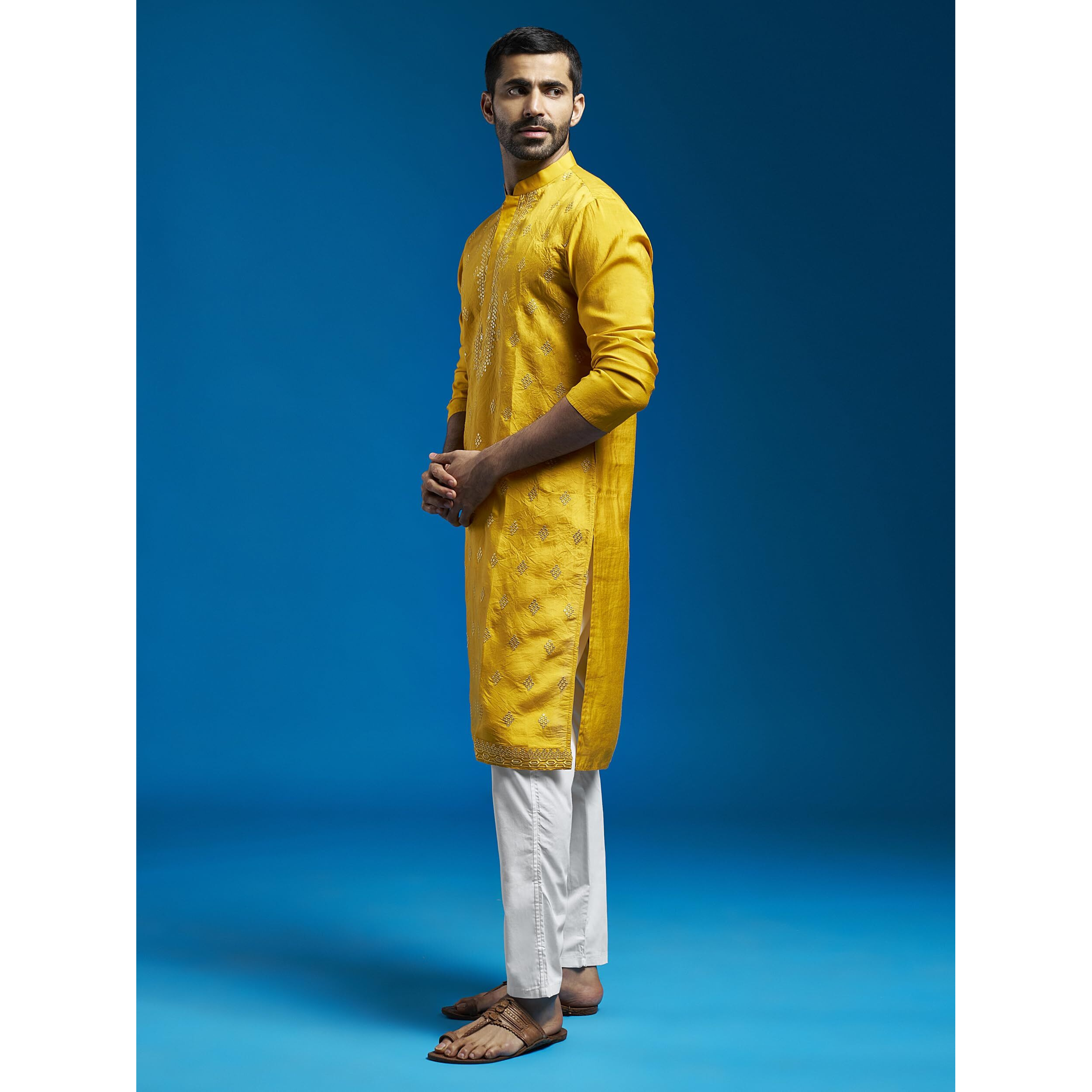 VASTRAMAY Men's Yellow Chanderi Kurta And Pyjama Set - Chanderi Embroidered Sequined Kurta And Pyjama Set