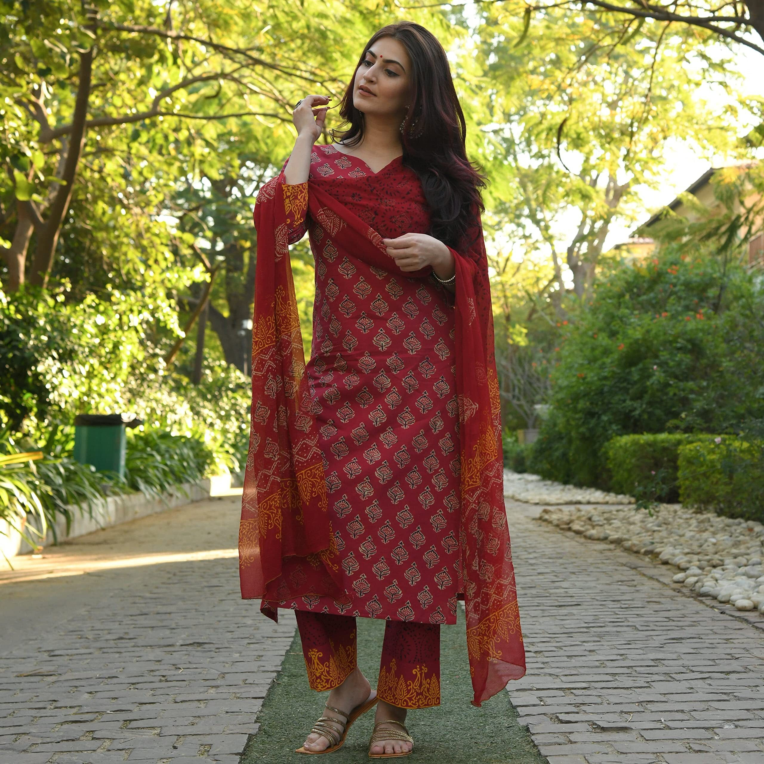 ANNI DESIGNER Women's Cotton Blend Floral Printed Straight Kurta with Pants & Dupatta (Shank-Maroon_M_Maroon_Medium)