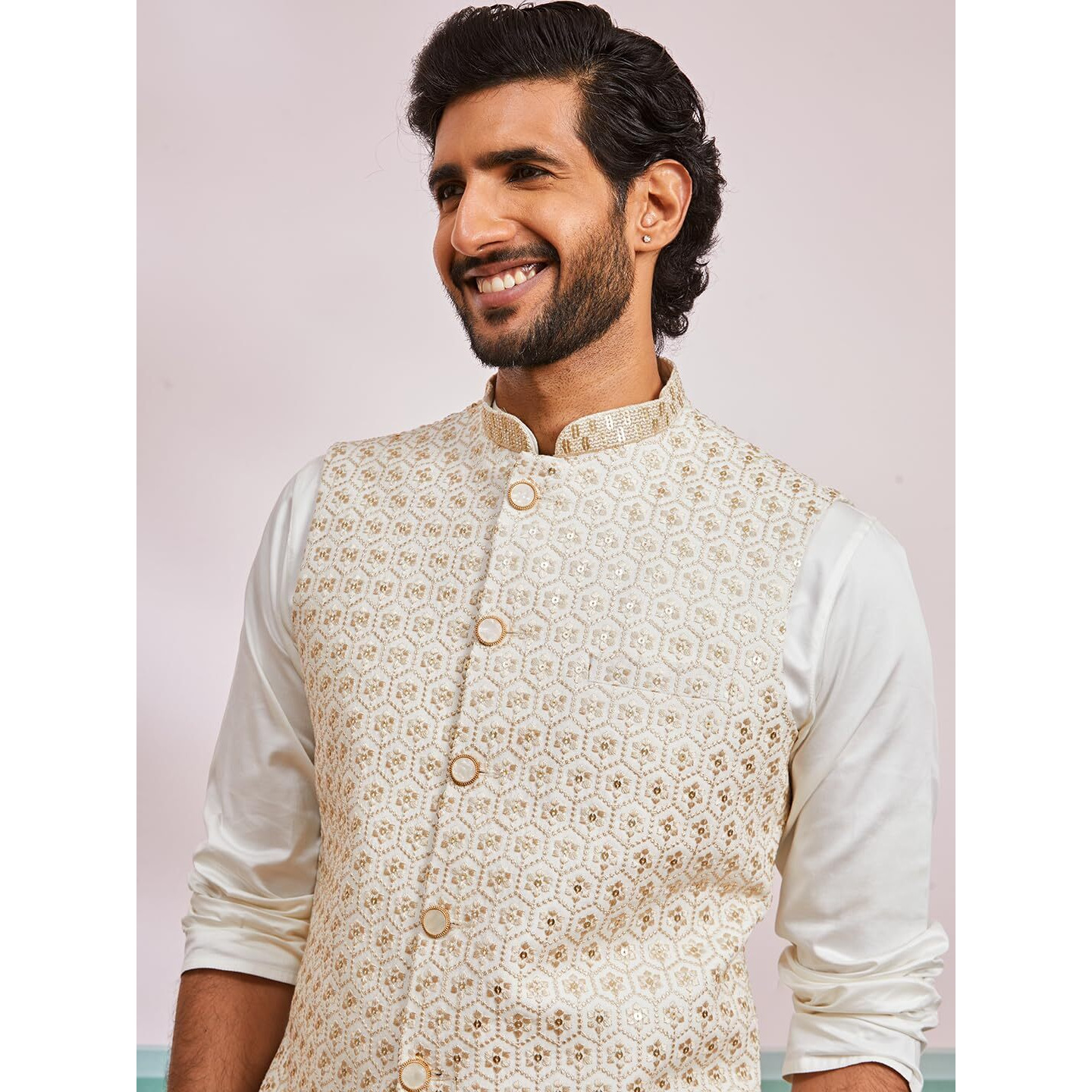 VASTRAMAY Men's Off White - Nehru Jacket - This men's embroidered Nehru jacket,perfect blend of elegance and tradition.