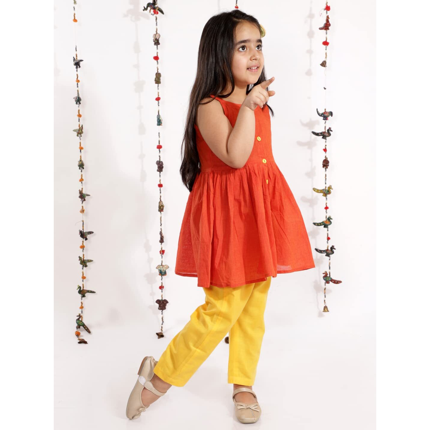 VASTRAMAY Girls' Handloom Cotton Kurta And Straight Pant Set_8-9 Years