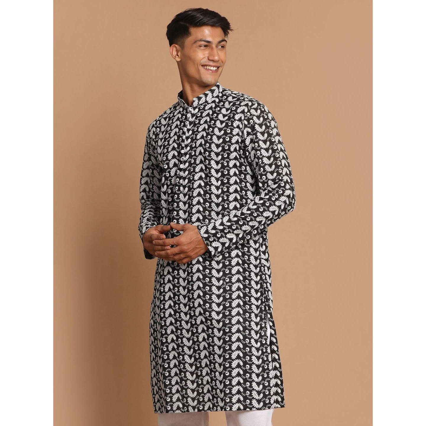 VASTRAMAY Men's Black And White Pure Cotton Kurta, Certainly A Must Have Classic Ensemble Of Lukhnowi Chikankari Kurta - Traditional for Navratri & Diwali, Wedding