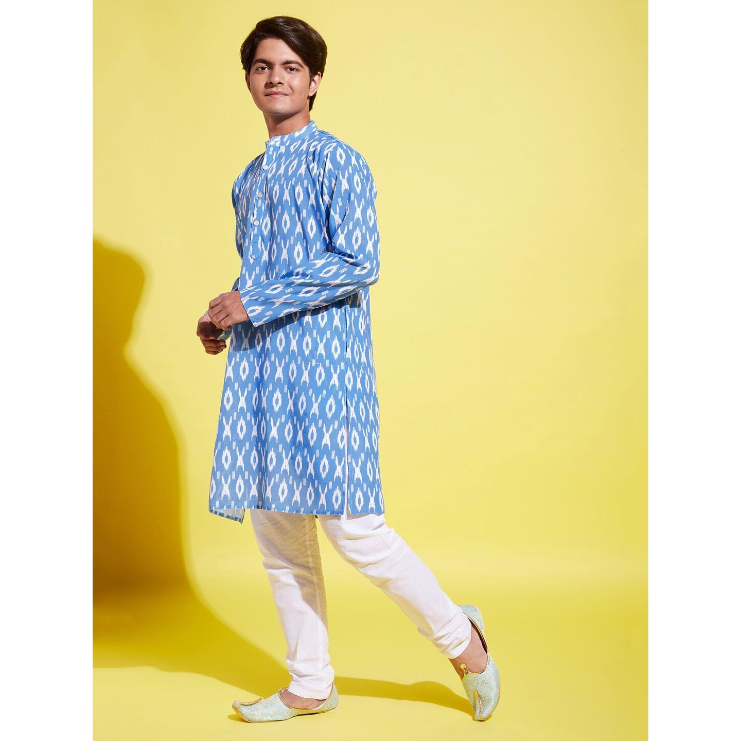 VASTRAMAY YUVA Boys' Aqua Blue And White Ikkat Kurta Pyjama Set_VYUVBK068AQnPWH_36M