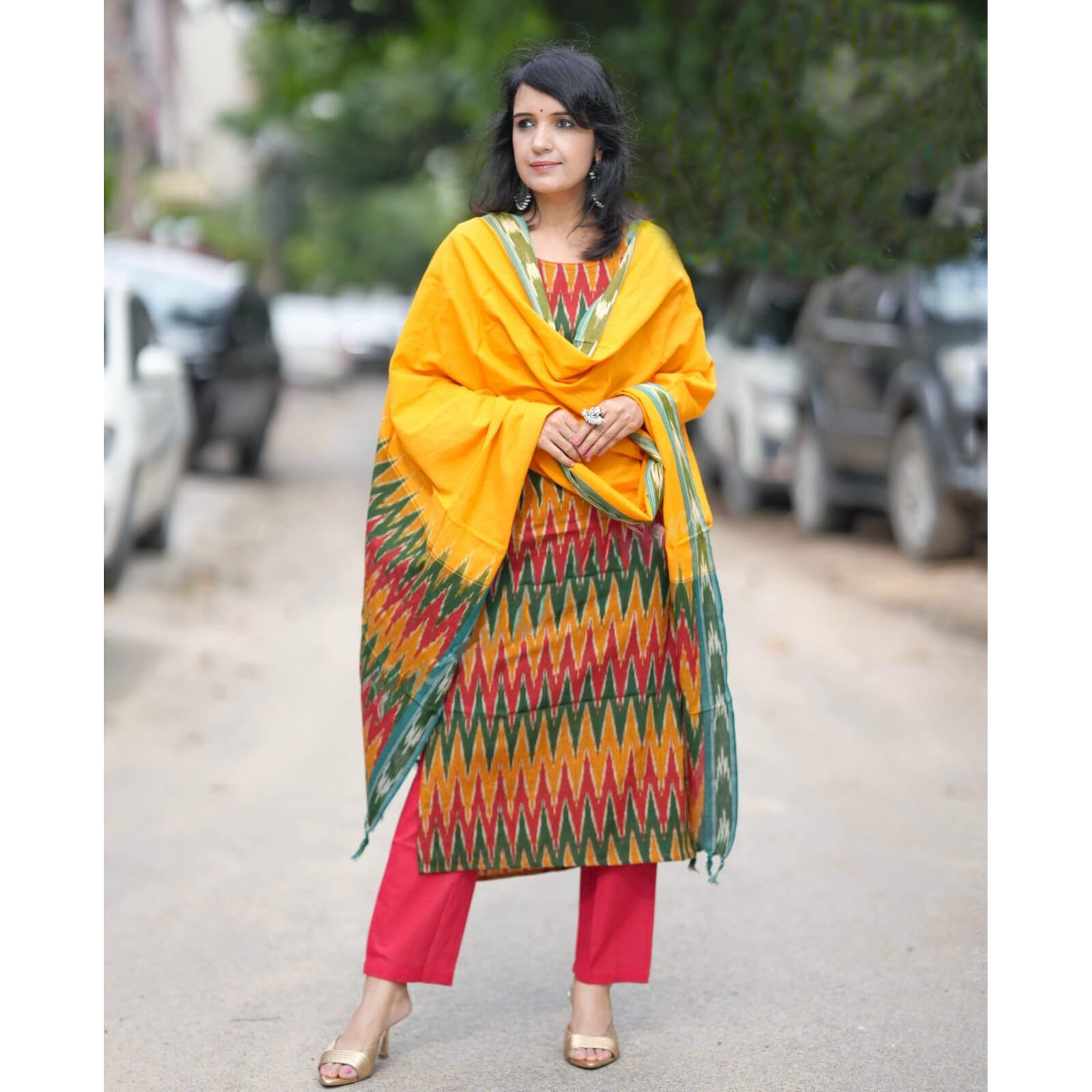 KLOSIA Women Printed Kurta and Pant Set with Dupatta Set (in, Alpha, M, Mulicolor)