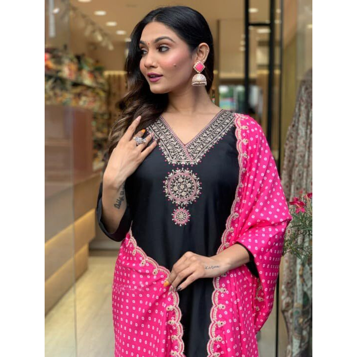 KLOSIA Women Solid Black Embroidery Straight Kurta and Pant Set with Printed Dupatta (in, Alpha, L, Black)