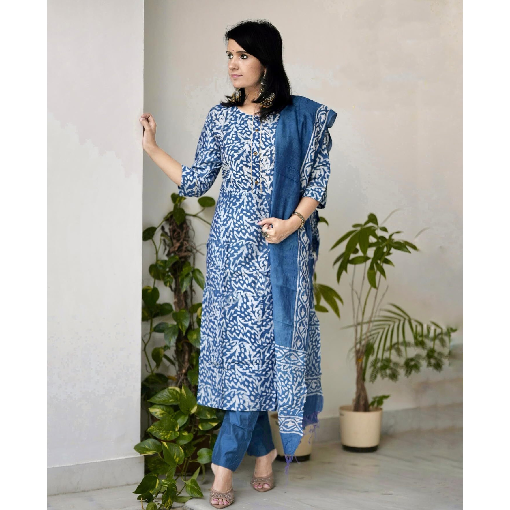 KLOSIA Women Printed Kurta and Pant Set with Dupatta (in, Alpha, M, Blue)