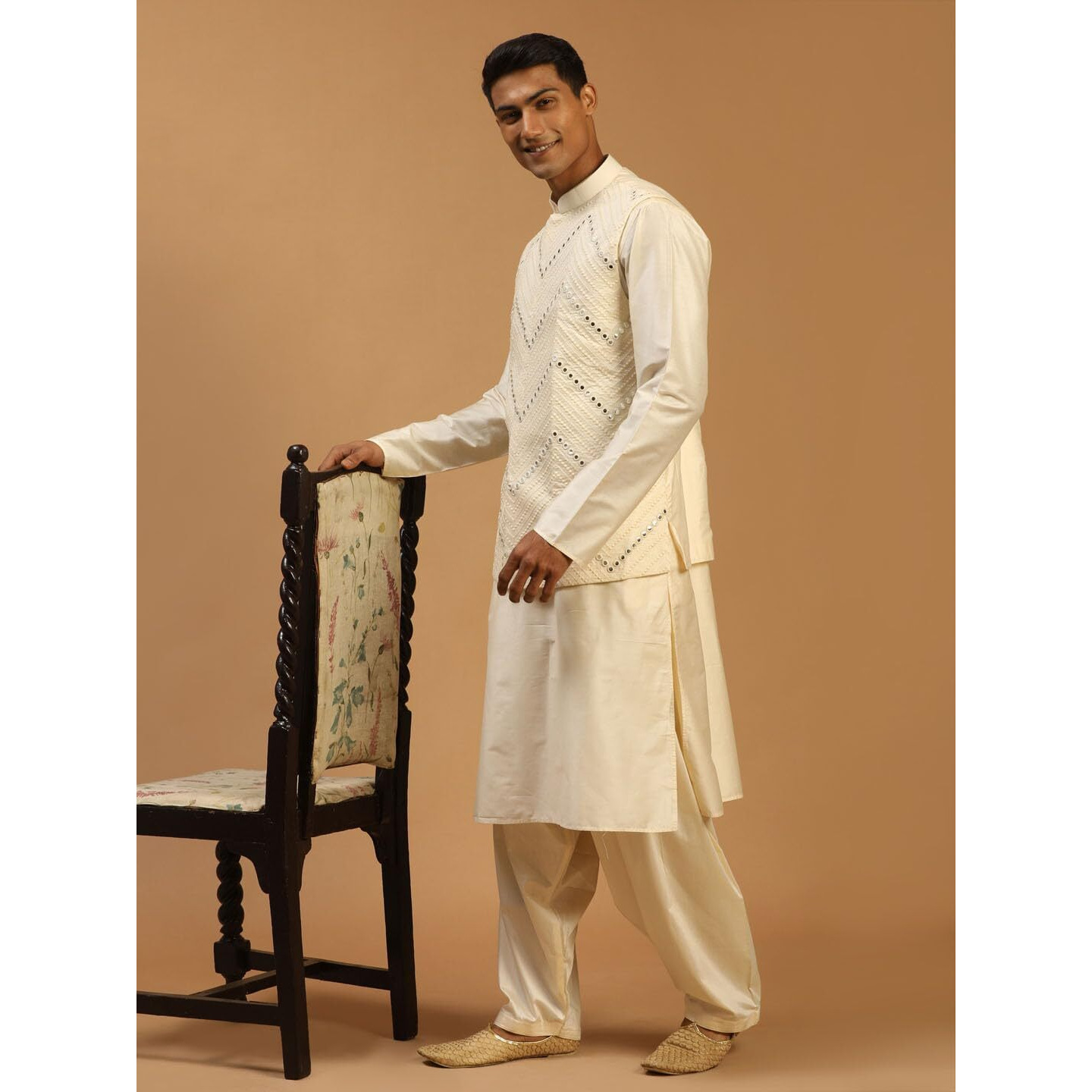 VASTRAMAY Men's Cream Viscose Jacket, Kurta and Pyjama Set | Mirror Work Chevron Pattern Chic Jacket Kurta Patiala Set For Men