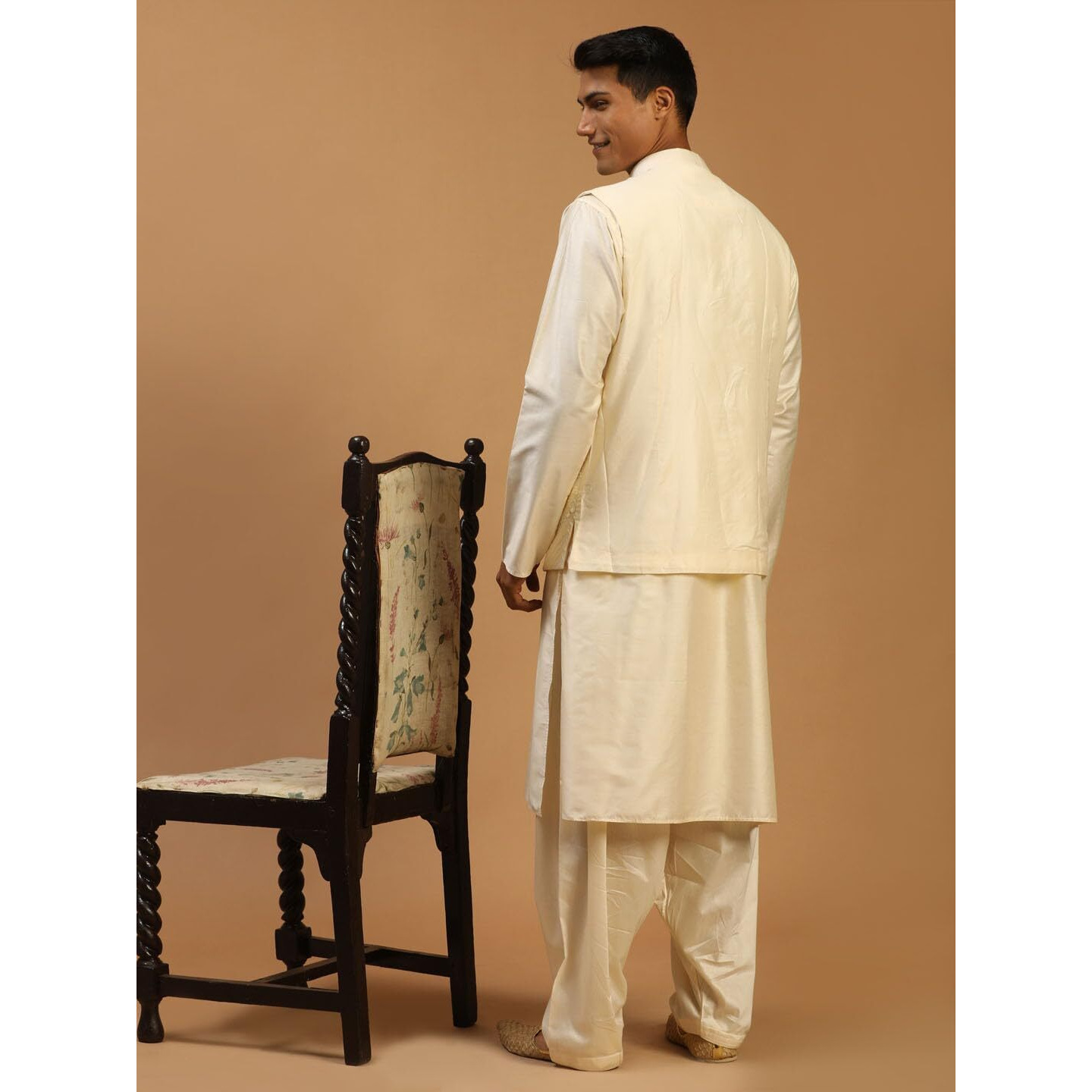 VASTRAMAY Men's Cream Viscose Jacket, Kurta and Pyjama Set | Mirror Work Chevron Pattern Chic Jacket Kurta Patiala Set For Men
