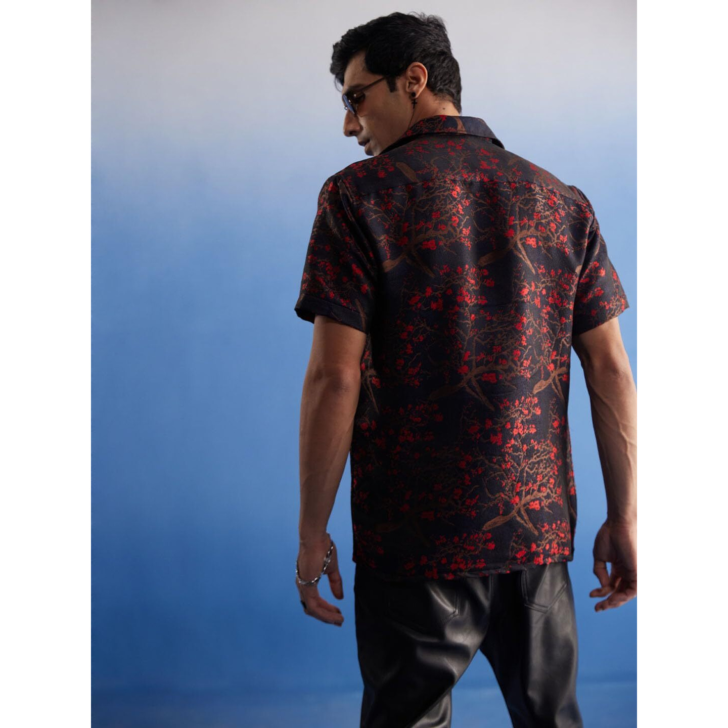 VASTRAMAY Men's Black Base Red Silk Blend Ethnic Shirt_VASMSH049_38