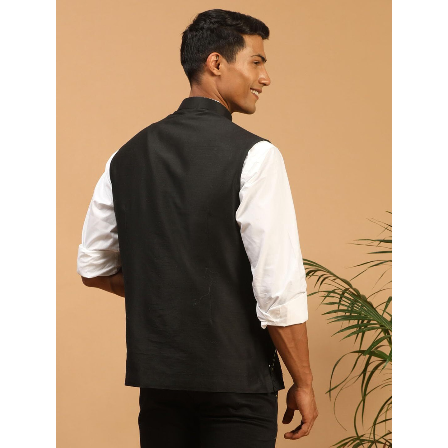 VASTRAMAY Men's Black Mirror Work Nehru Jacket | Mirror Work Chevron Pattern Chic Jacket For Men