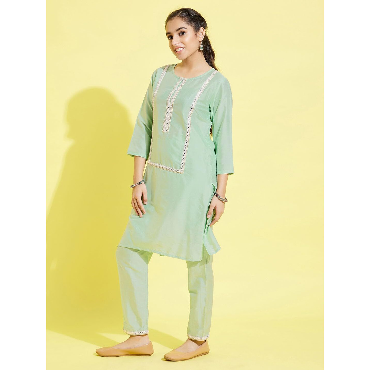 VASTRAMAY YUVA Girls' Mint Green Kurta and Pant Set_VYUVGK010GNnP_36L