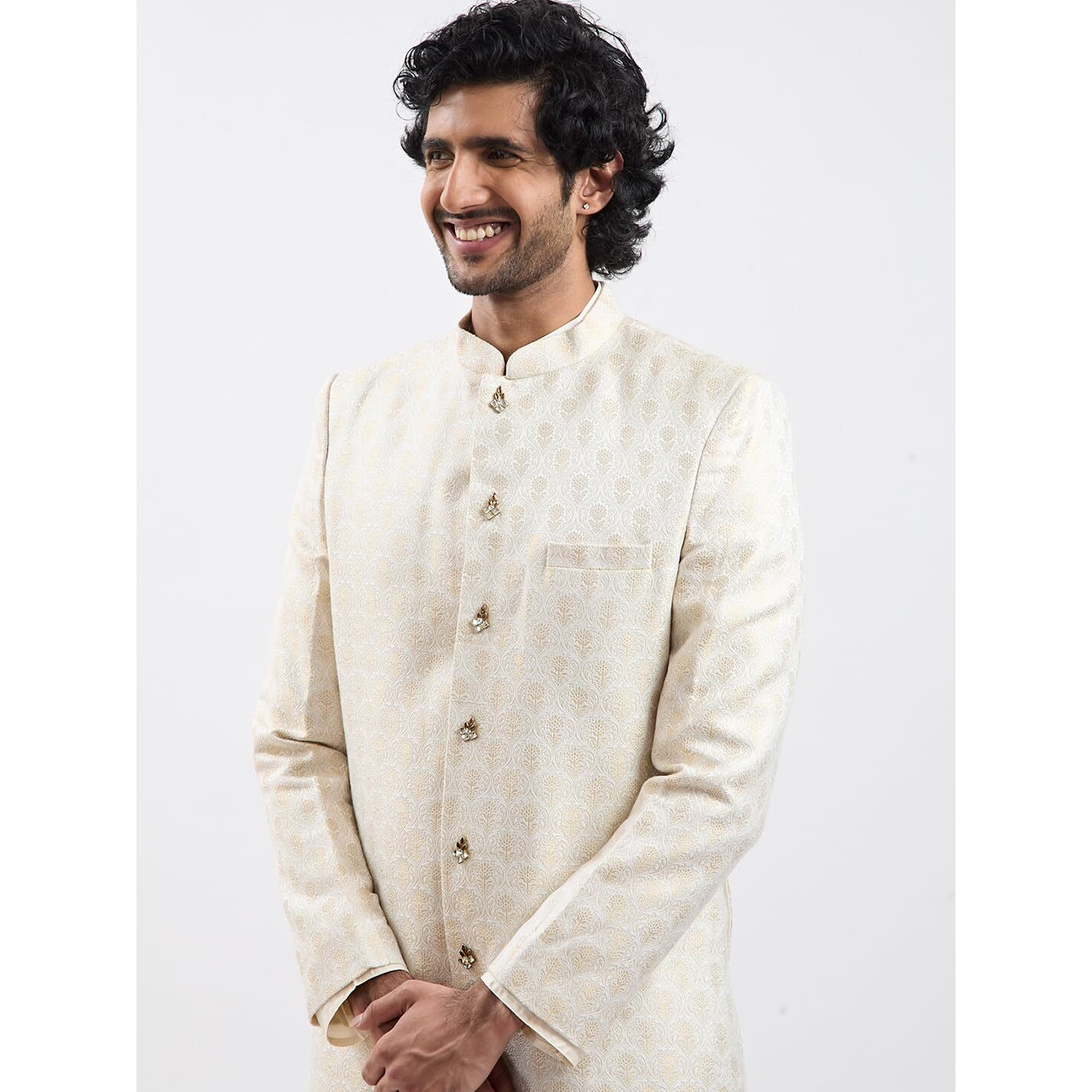 VASTRAMAY Men's Cream And Gold Silk Blend Sherwani Set - Step Into Refined Elegance With This Luxurious Silk Blend Jacquard Sherwani With Kurta And Pyjama.