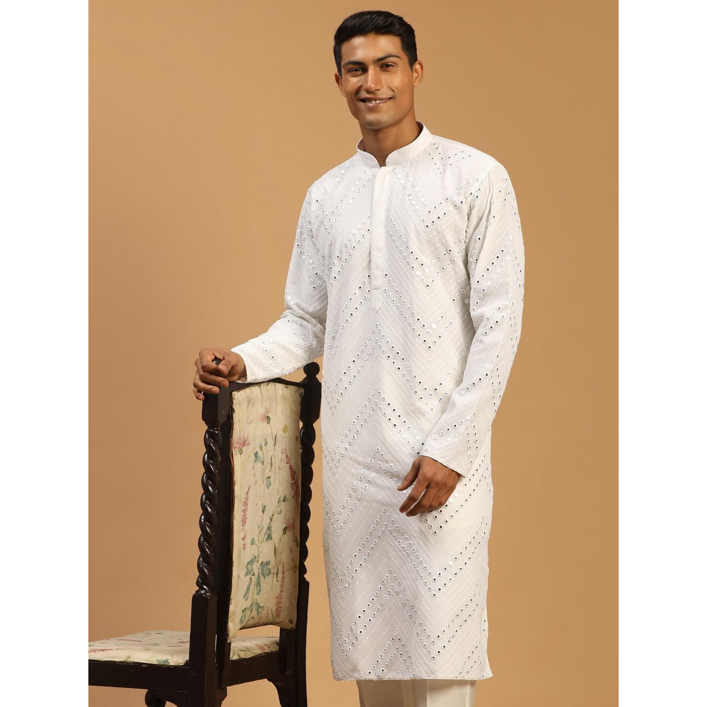 VASTRAMAY Men's White Georgette Kurta | Mirror Work White Georgette Kurta for Men. | Timeless Elegance for Festivals & Events | Classic Design, Premium Comfort, and Versatile Style
