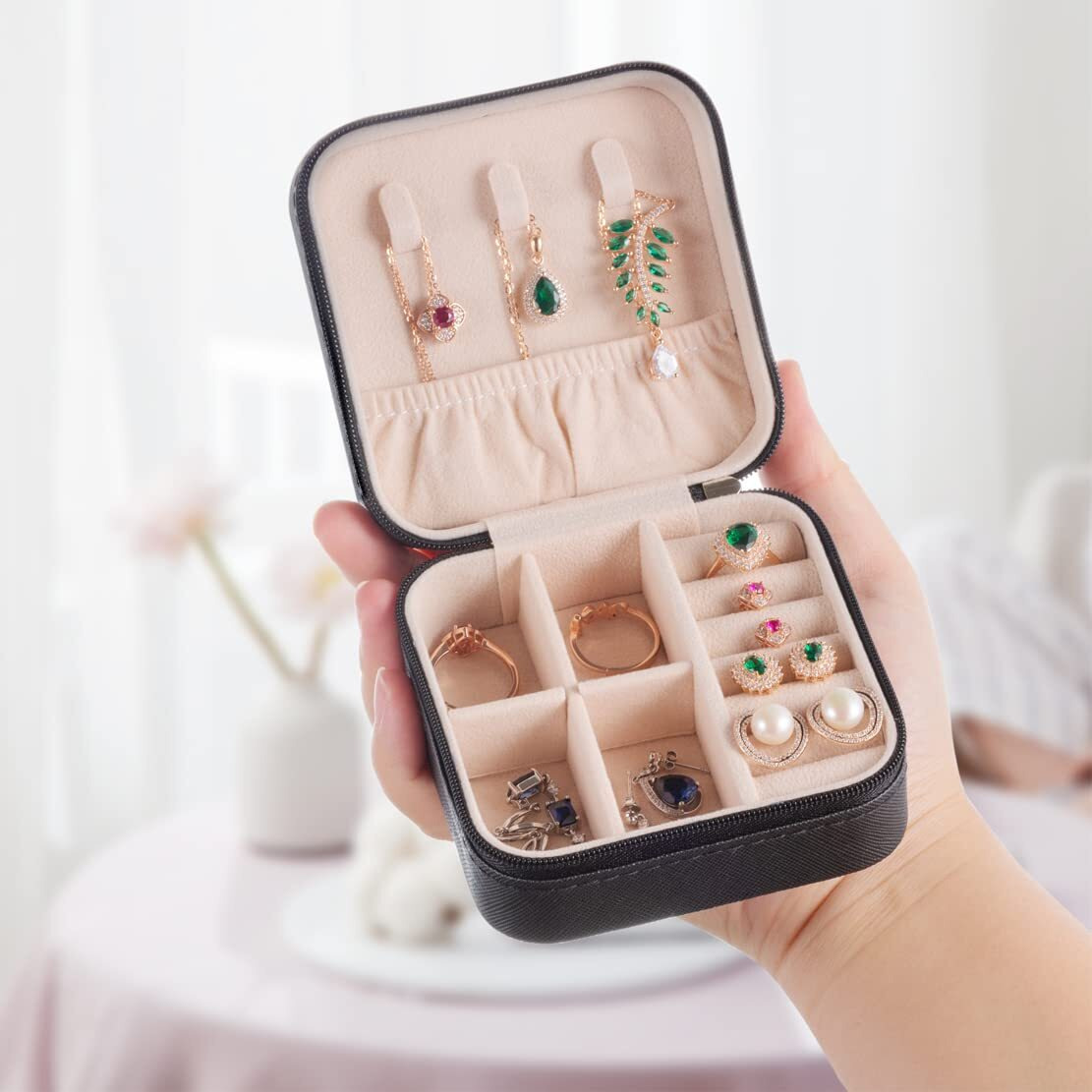 PU Leather Travel Jewelry Case, Mini Jewelry Box, Small Jewelry Organizer Portable Display Jewelry Storage Case for Rings Earrings Necklace Bracelet Bangle,Gifts for Girls Women VOMNA (Black)