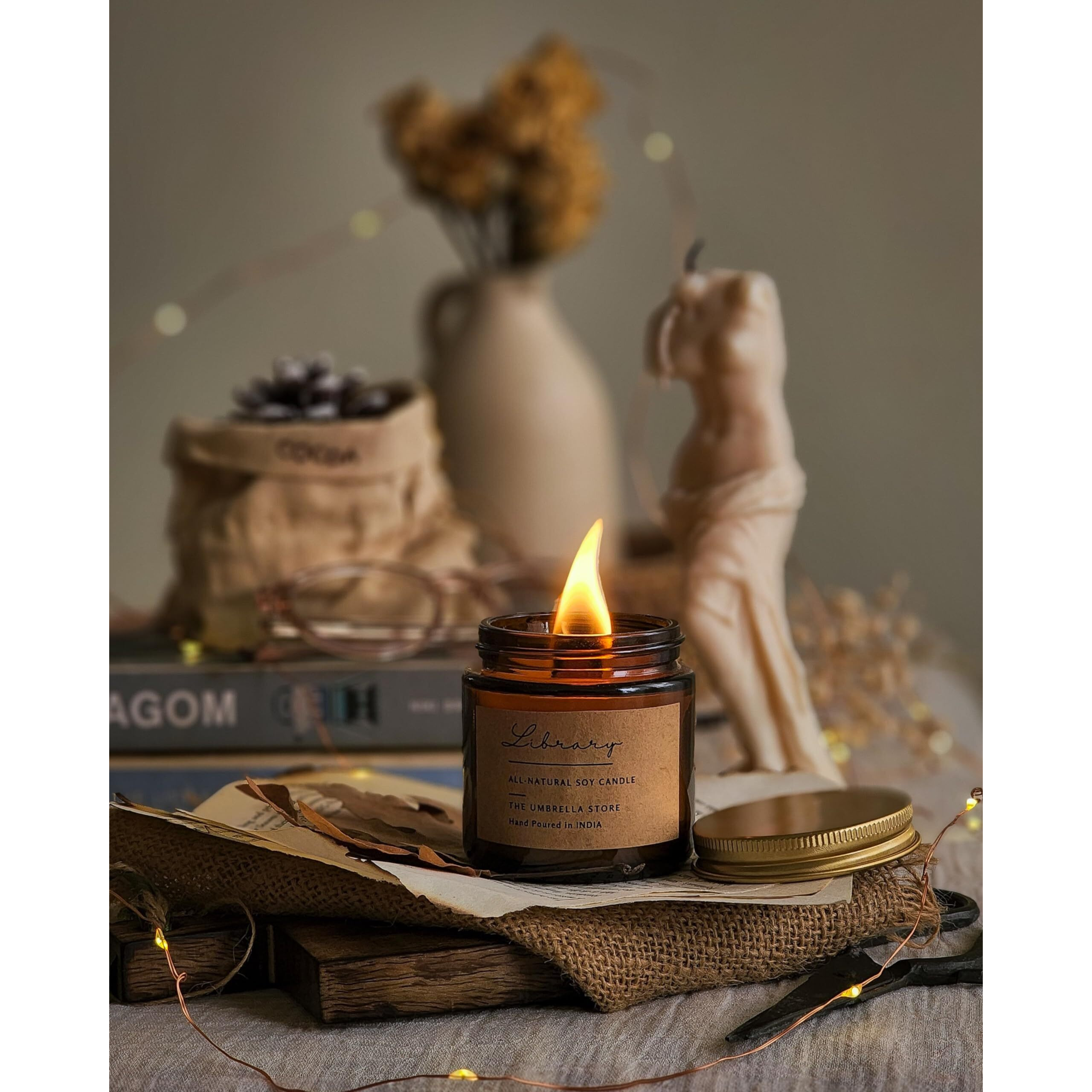 THE UMBRELLA STORE Luxury Scented Candle, Amber Glass Jar Candle, 100% Organic and Vegan Soy Wax, Gift Pack of 1 (Library)