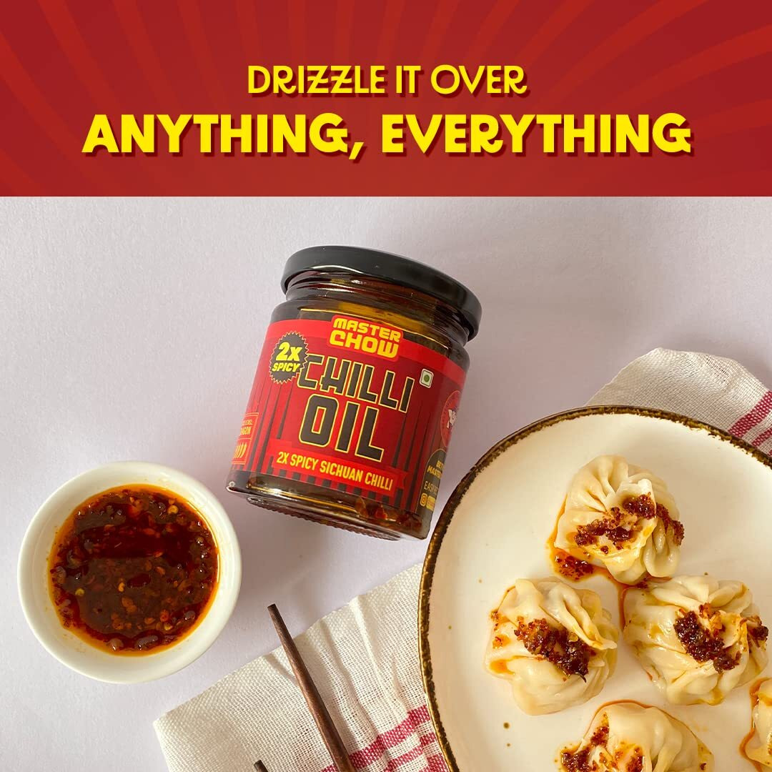 MasterChow Chilli Chow Flavor Chowmein Sauce With 2X Spicy Chilli Oil | All Natural Ingredients | Made In Small Batches | Get Street Style Chowmein In Just 10 Minutes - 0.91 Kg