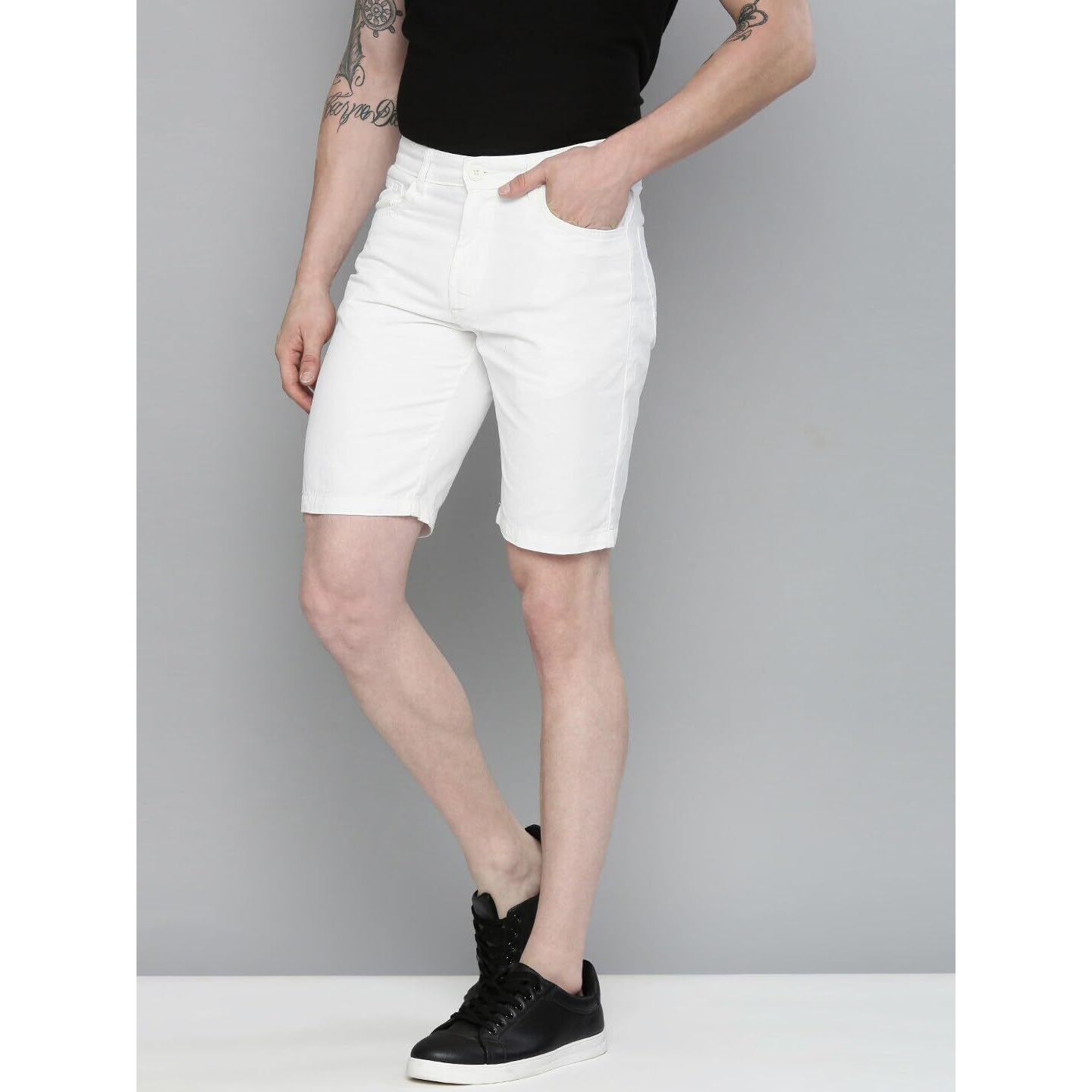 The Indian Garage Co Men Slim Fit Solid Mid-Rise Chino Shorts White