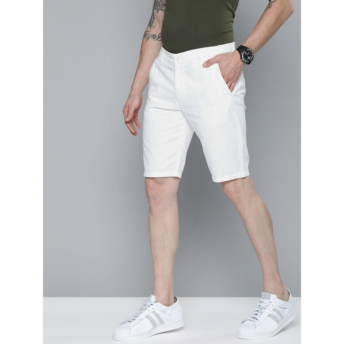 The Indian Garage Co Men Slim Fit Solid Mid-Rise Chino Shorts White