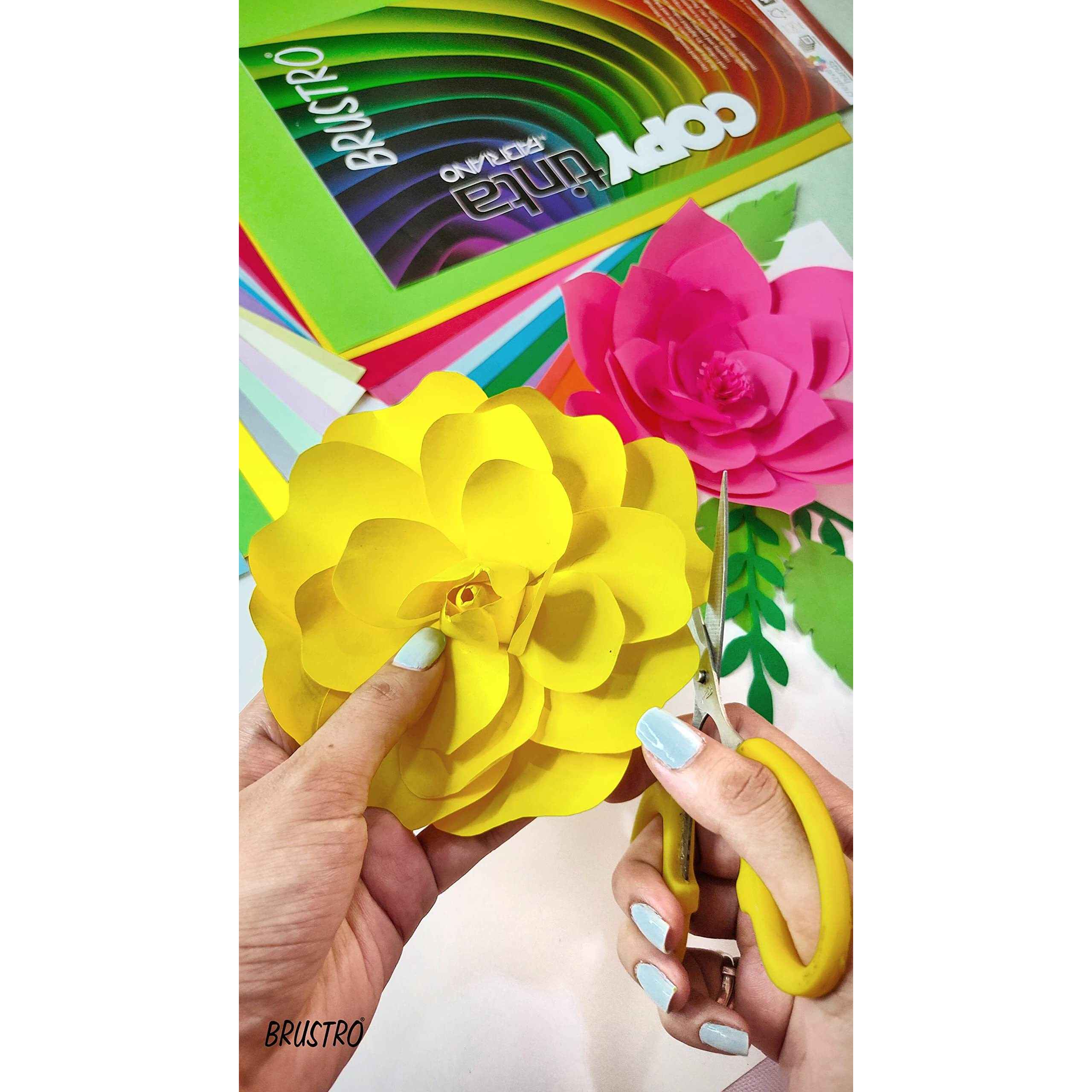 BRUSTRO Copytinta Coloured Craft Paper A4 Size 80 GSM Neon Green Shade (VERDE PISELLO), 30 Sheets Pack. Double Side Coloured for Office Printing, Art, Origami, Craft.