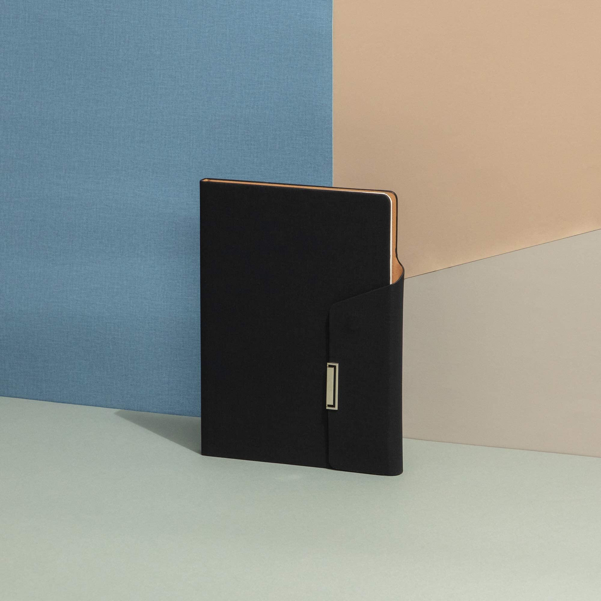 REGAL Signature A-5 PU Leather Business Notebook Diary Journal, Magnetic Flap Closure with sleek metal accessory,192 pages, 80 gsm (Classic Black)