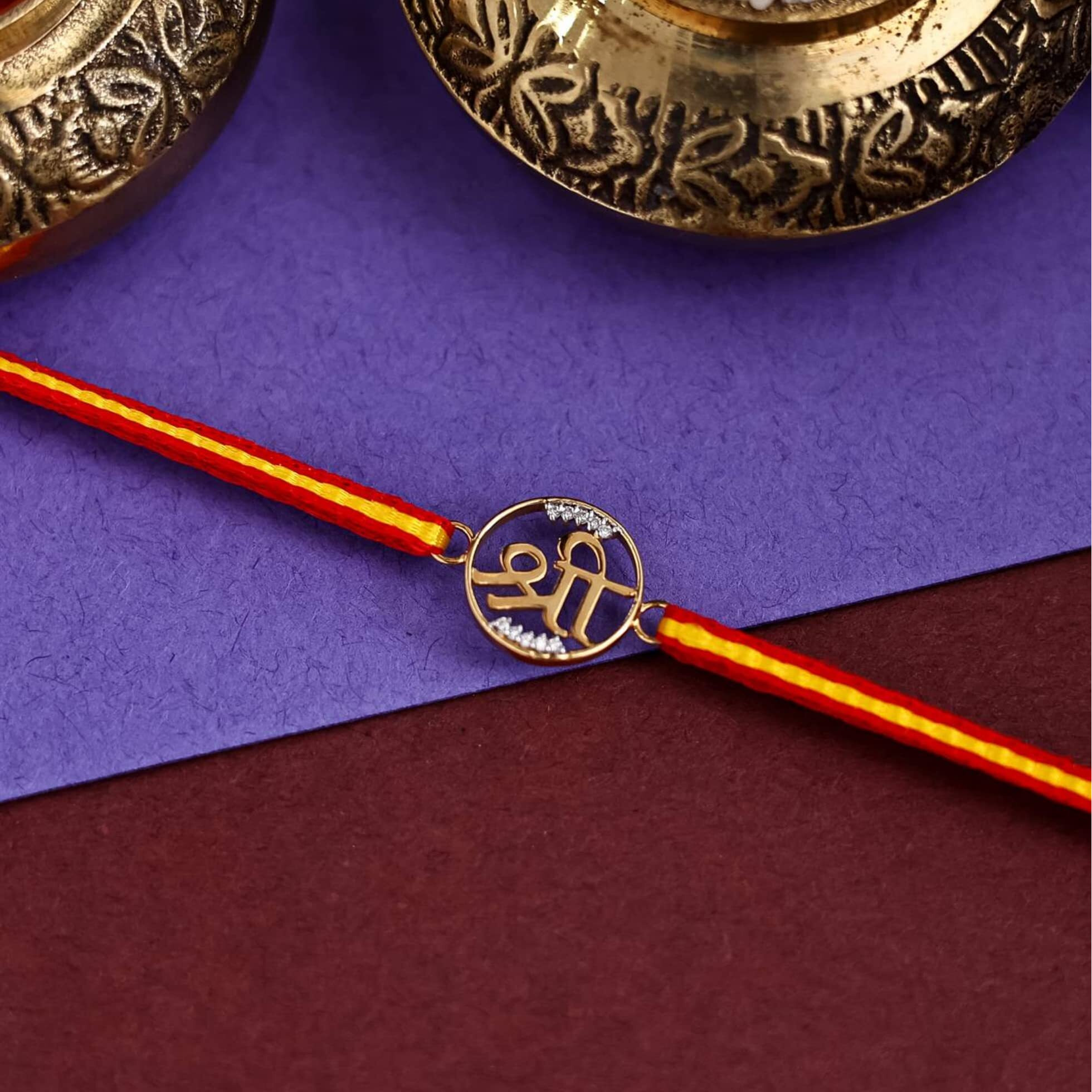 Kuberbox Shree 18K Gold And Diamond Rakhi Bracelet For Brother