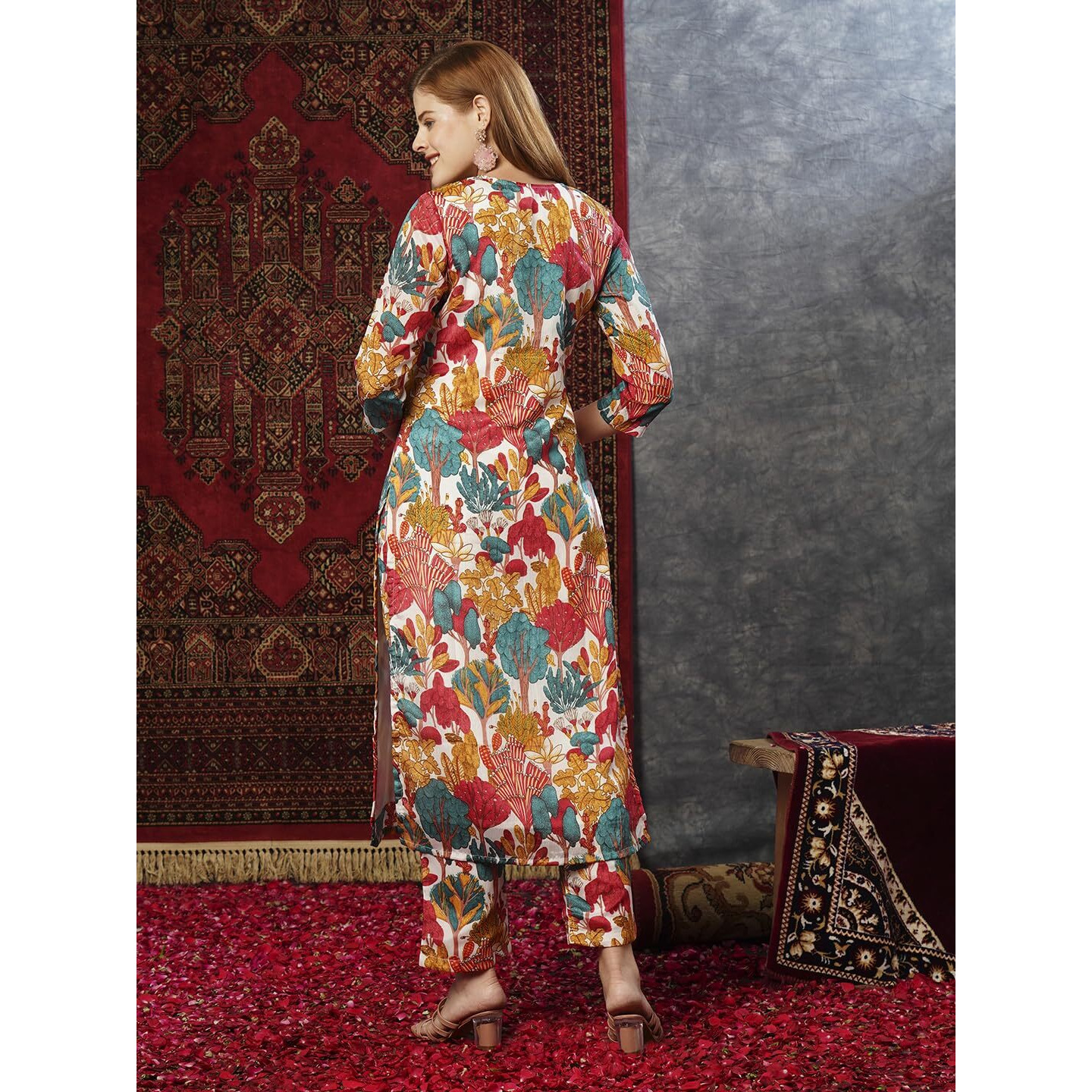 Gosriki Women's Rayon Blend Straight Printed Kurta With Pant (Samlok White-Jl-Gs_Xxl_White_Xx-Large)