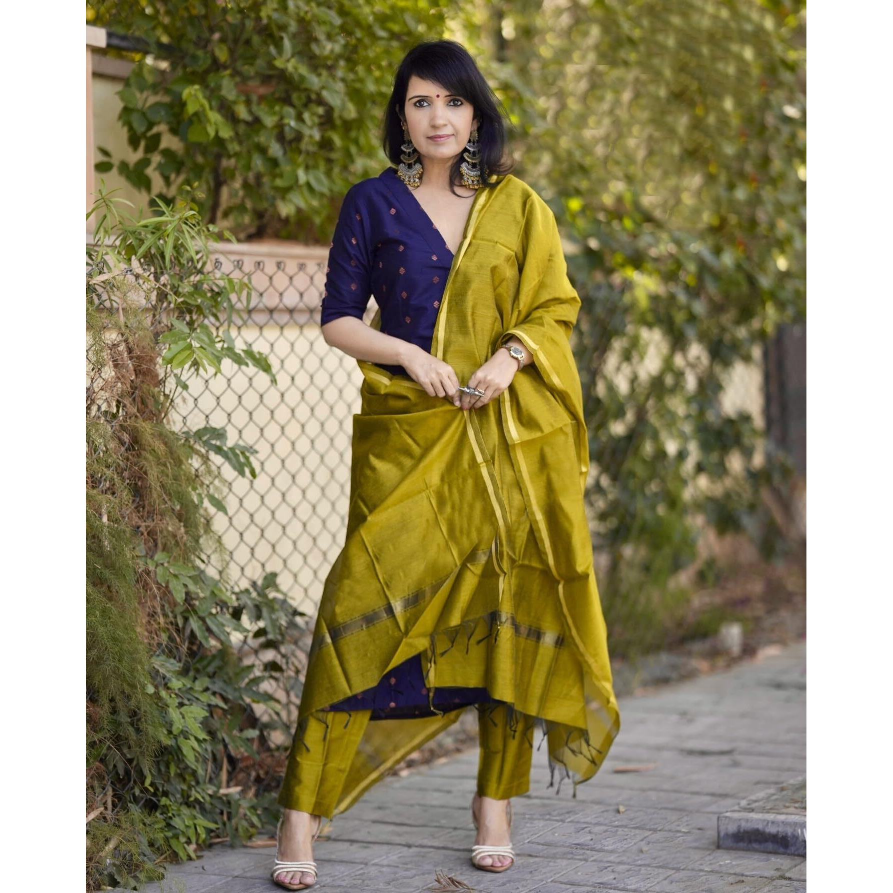 Gosriki Women's Rayon Viscose Printed Straight Kurta With Pant & Dupatta (Sdf Blue-Vks01-Gs_L_Blue_Large)