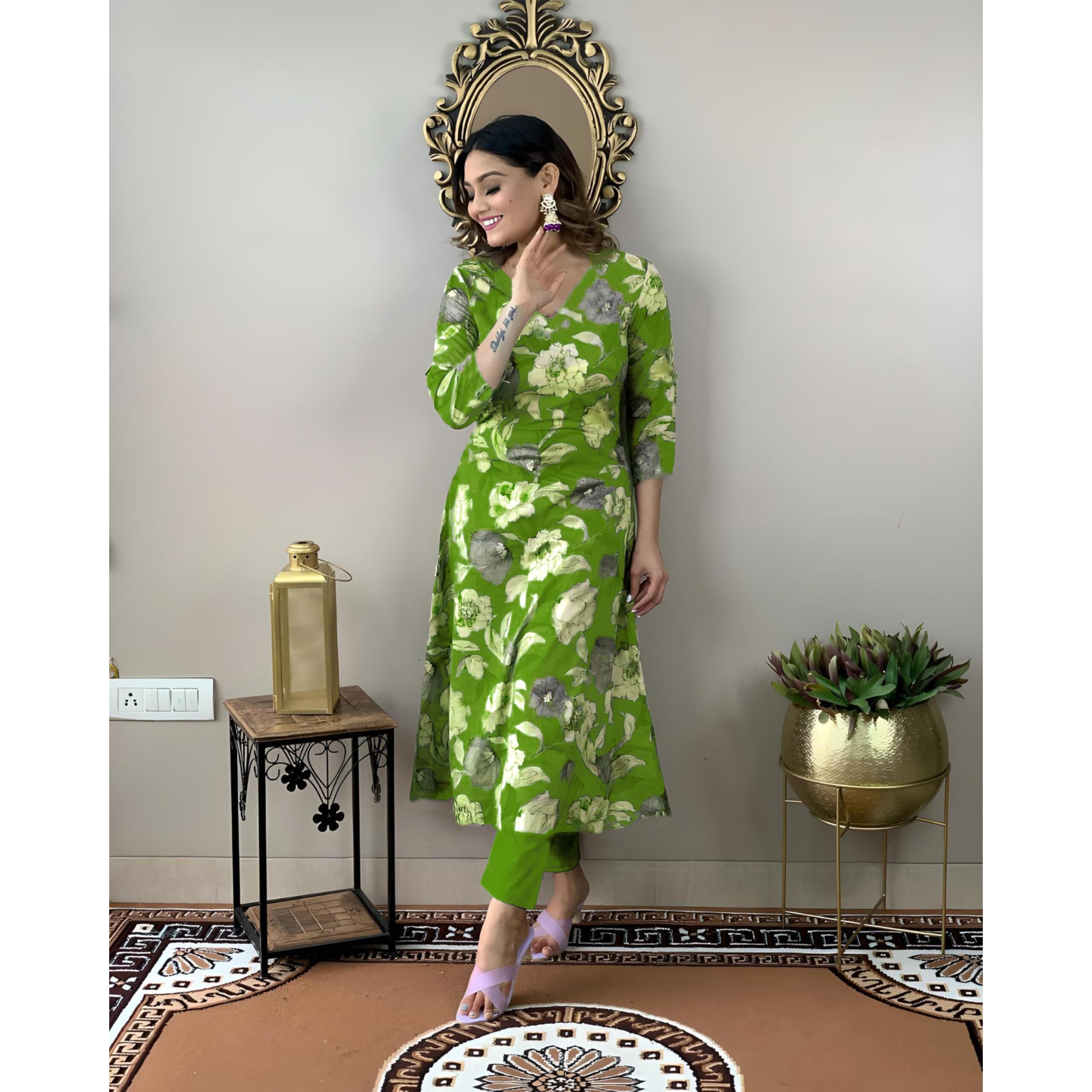 Gosriki Women's Cotton Blend Straight Printed Kurta With Pant (Dhun Green-Gs_S_Green_Small)