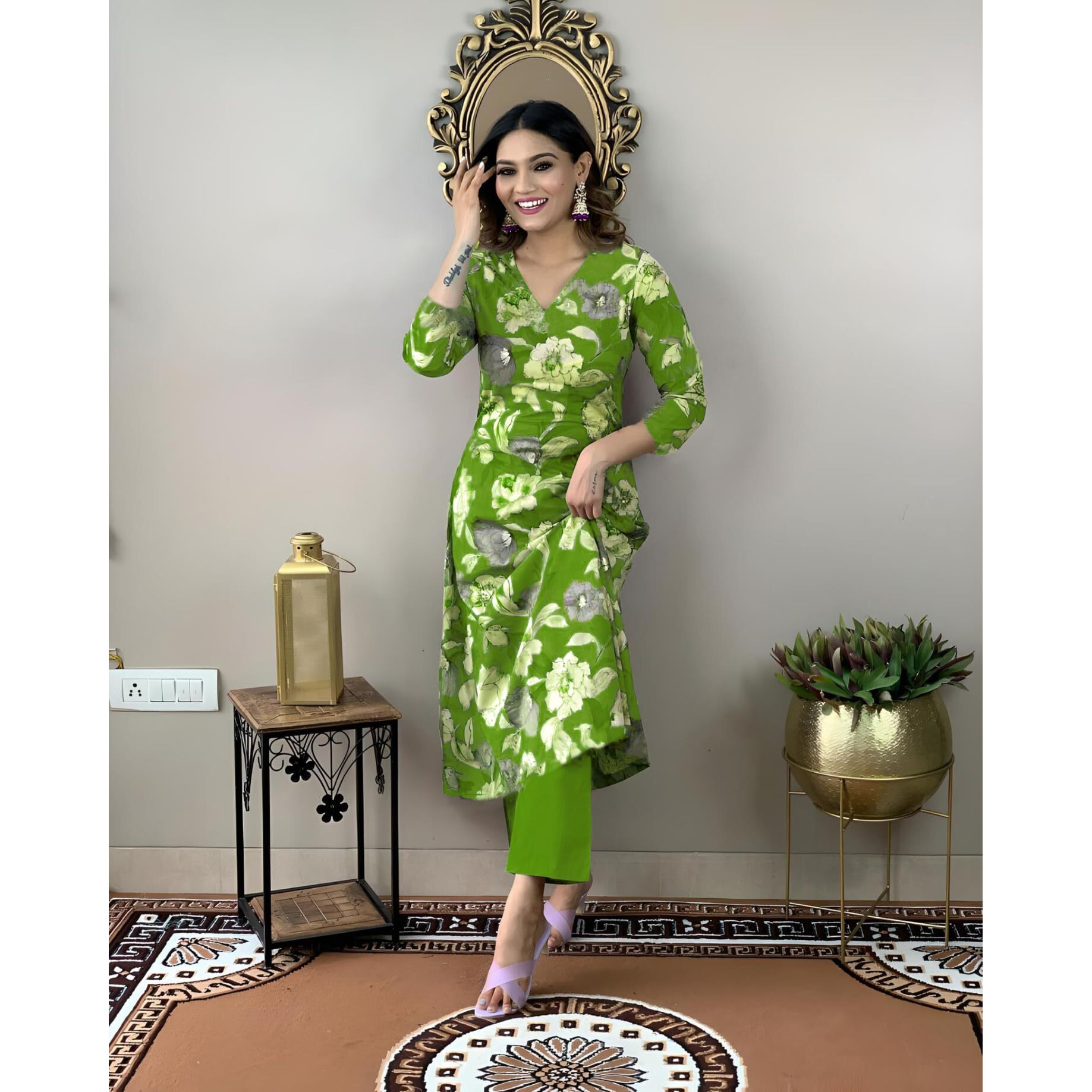 Gosriki Women's Cotton Blend Straight Printed Kurta With Pant (Dhun Green-Gs_S_Green_Small)