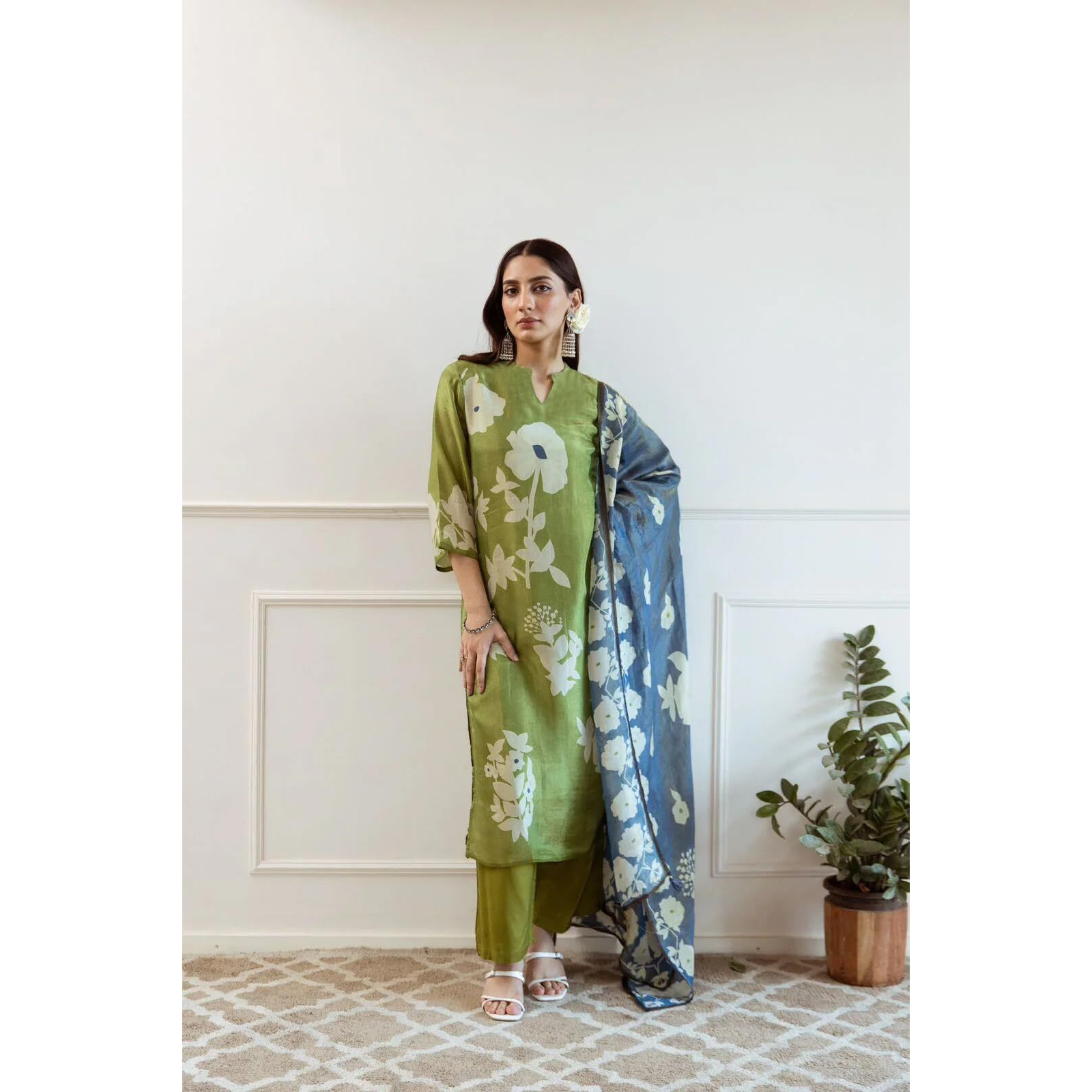 Gosriki Women's Rayon Viscose Printed Straight Kurta With Pant & Dupatta (Panuja Green-Gs_M_Green_Medium)