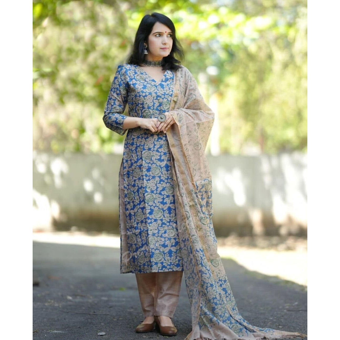 Gosriki Women's Cotton Blend Printed Straight Kurta With Pant & Dupatta (Moringa Blue-Jm-Gs_S_Blue_Small)
