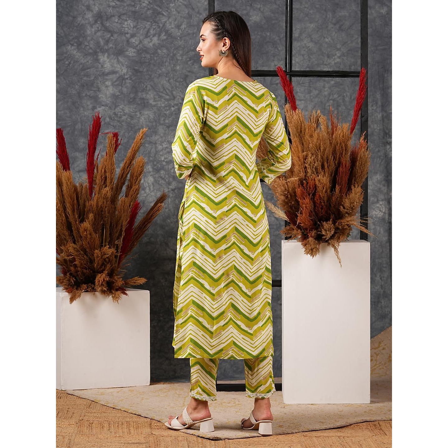 Gosriki Women's Cotton Blend Straight Printed Kurta With Pant (Vanchita Mehandi-Gs_L_Mehandi_Large)
