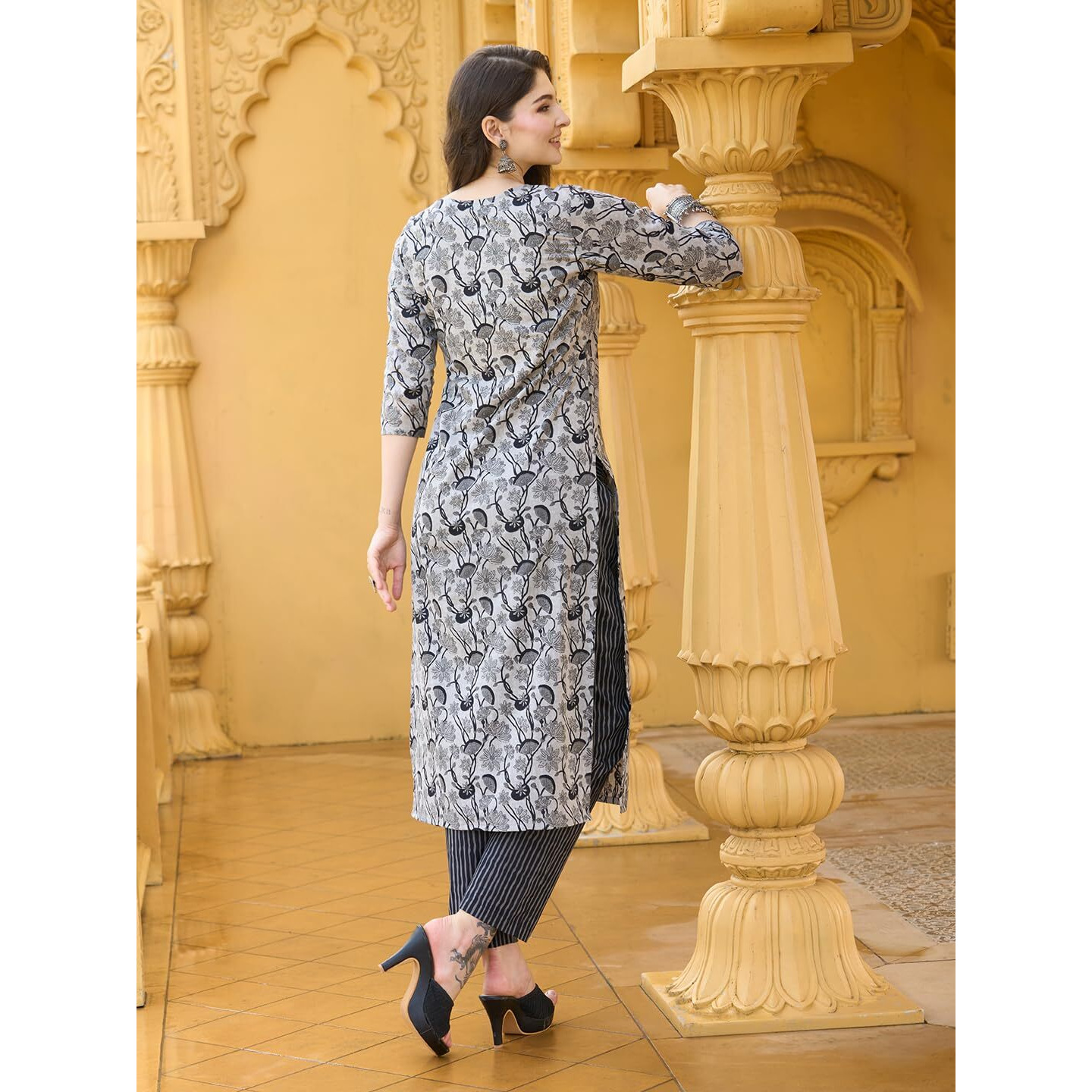 Gosriki Women's Cotton Blend Straight Printed Kurta With Pant (Civil-Grey-Gs_M_Grey_Medium)
