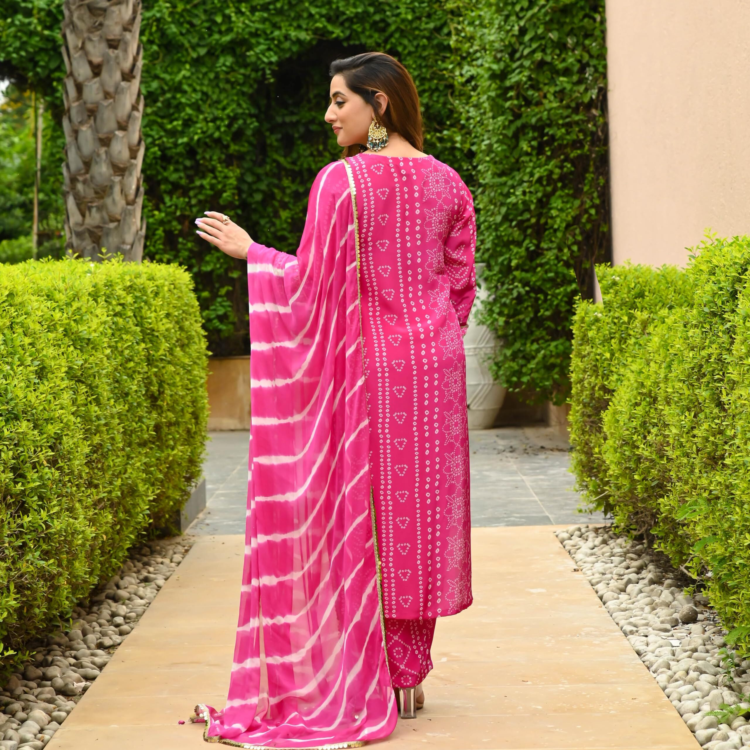 Gosriki Women's Cotton Blend Straight Printed Kurta With Pant & Dupatta (Out Pink-Gs_L_Pink_Large)