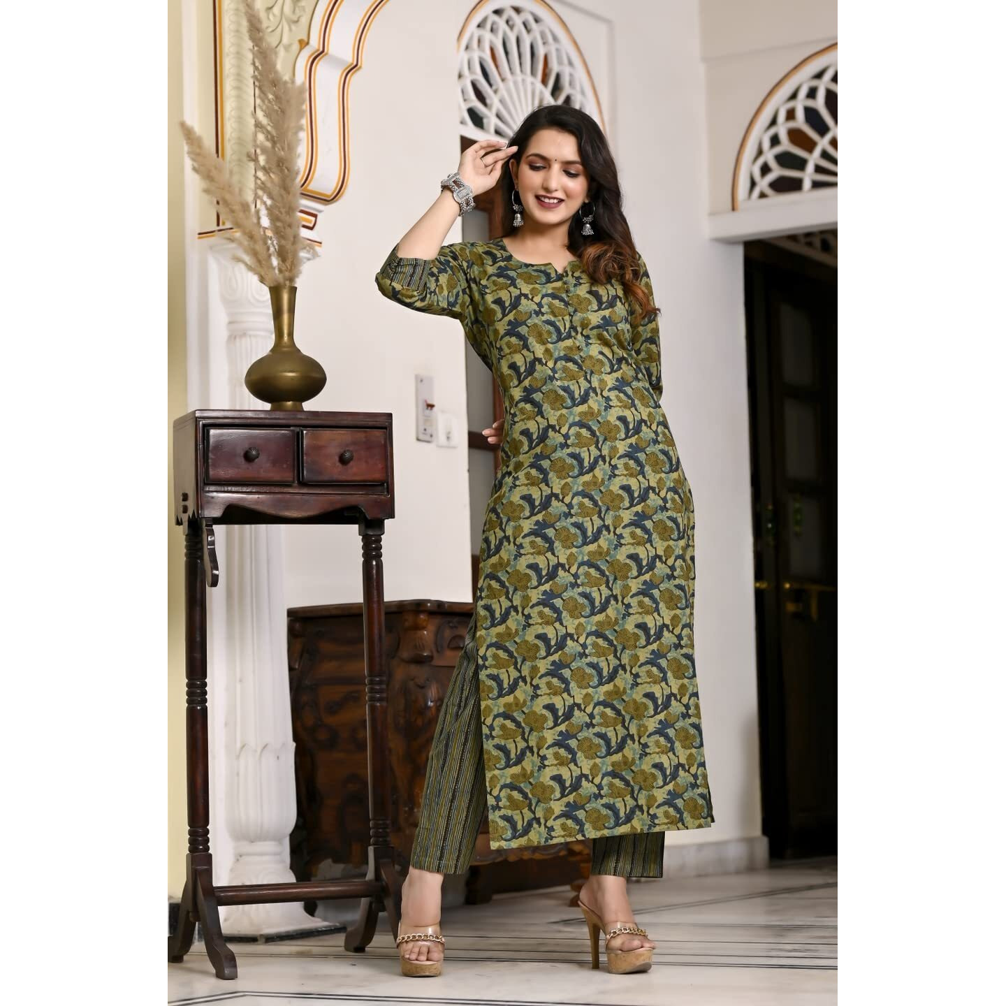 Gosriki Women's Cotton Blend Printed Straight Kurta With Pant (Mangla Green-Snw-Gs_S_Green_Small)