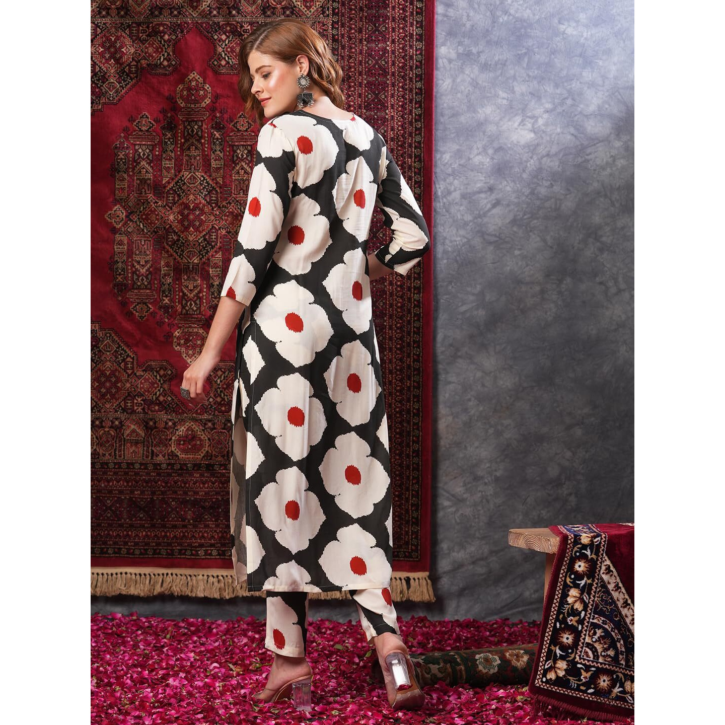 Gosriki Women's Rayon Blend Straight Printed Kurta With Pant (Chunilal White-Vks03-Gs_L_Black_Large)