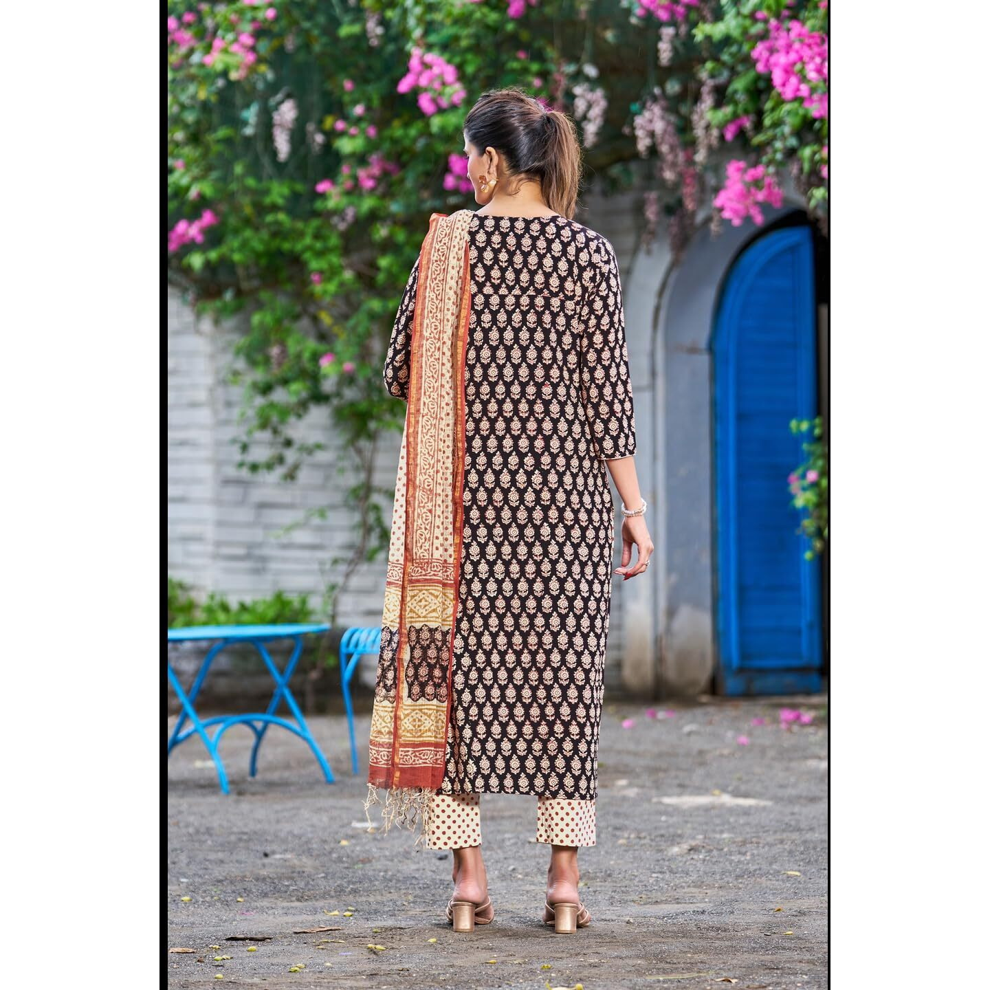 Gosriki Women's Cotton Blend Straight Printed Kurta With Pant & Dupatta (Nayantara Black-Nrw-Gs_S_Black_Small)