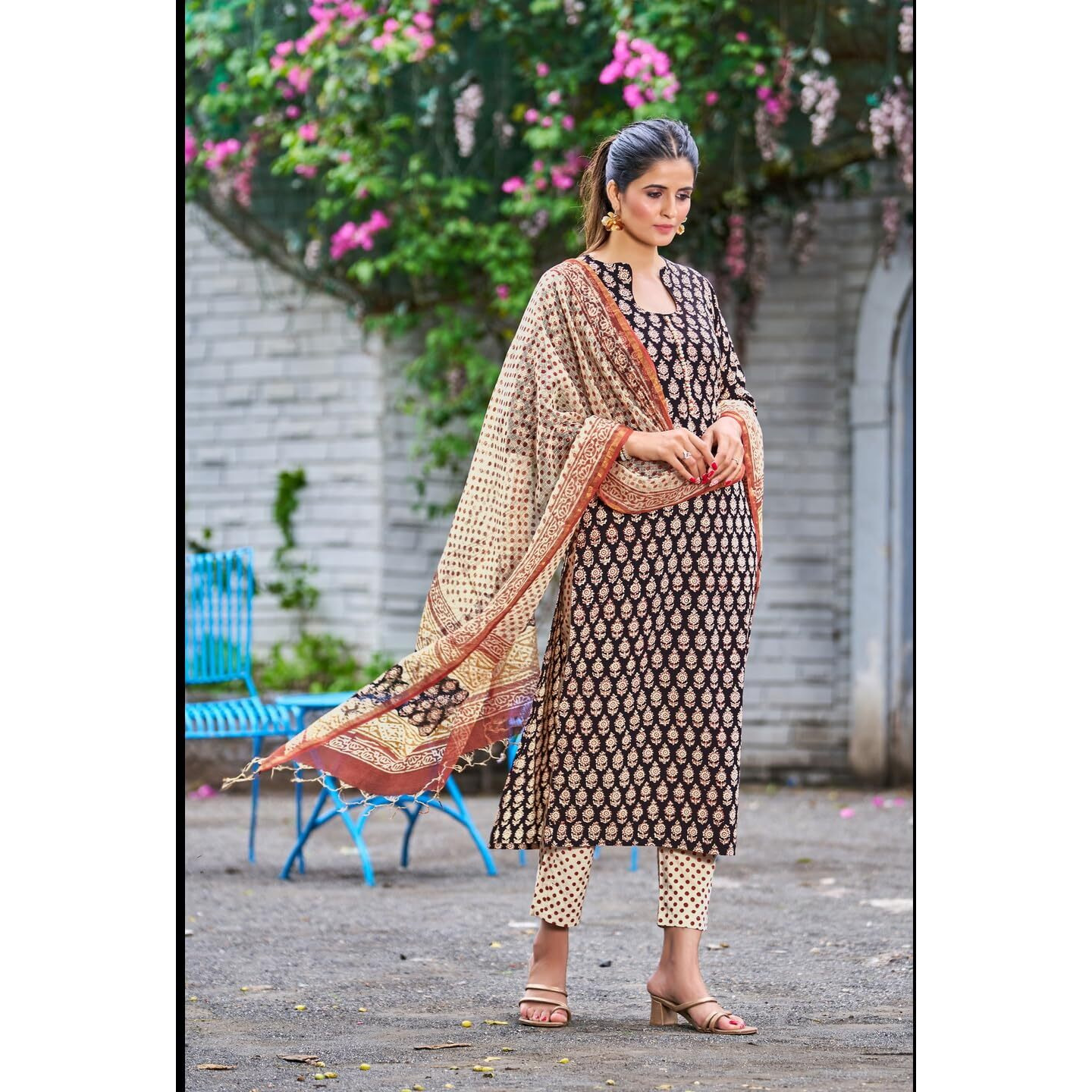 Gosriki Women's Cotton Blend Straight Printed Kurta With Pant & Dupatta (Nayantara Black-Nrw-Gs_S_Black_Small)