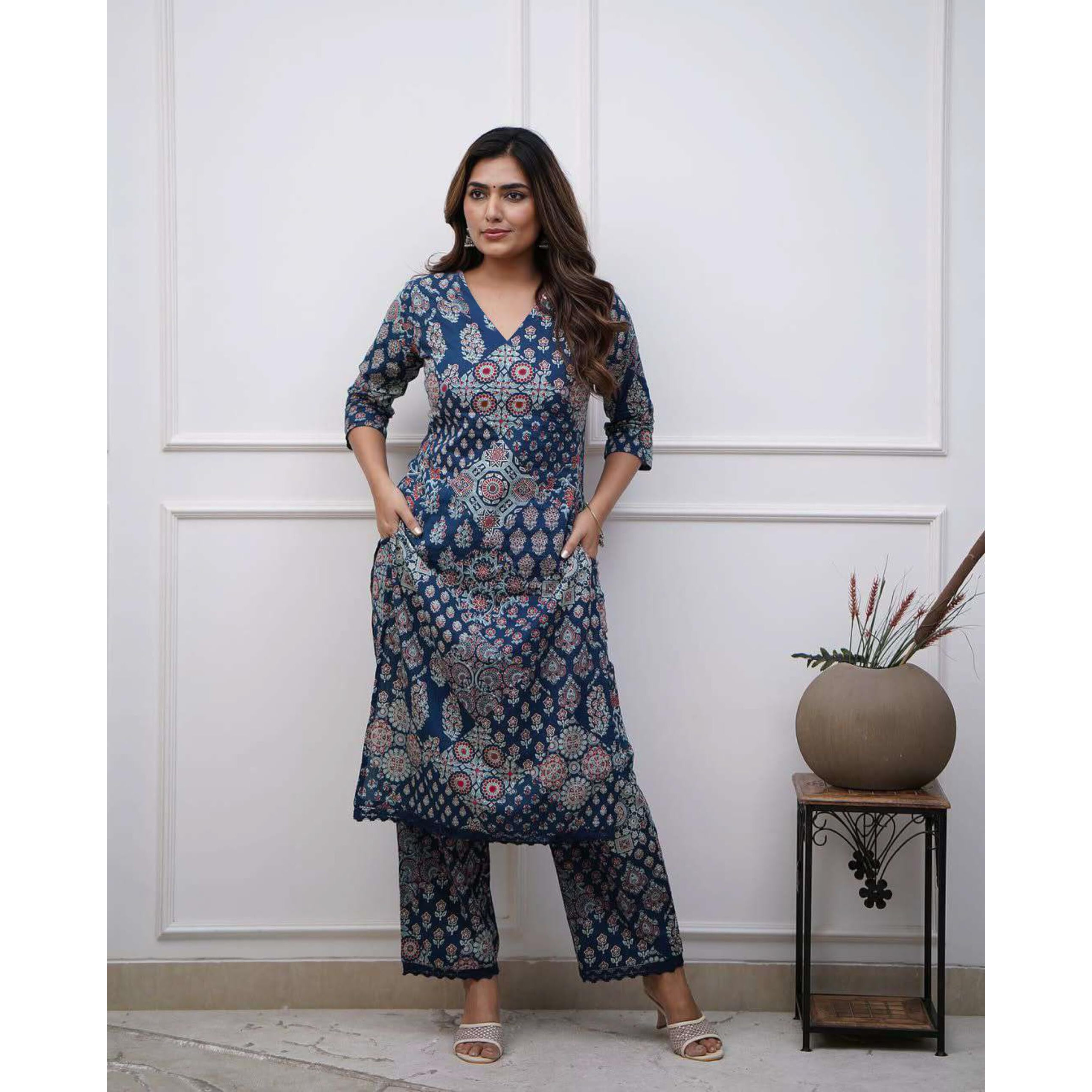 Gosriki Women's Rayon Viscose Straight Printed Kurta With Pant (Kadai Blue-Gs_Xl_Blue_X-Large)