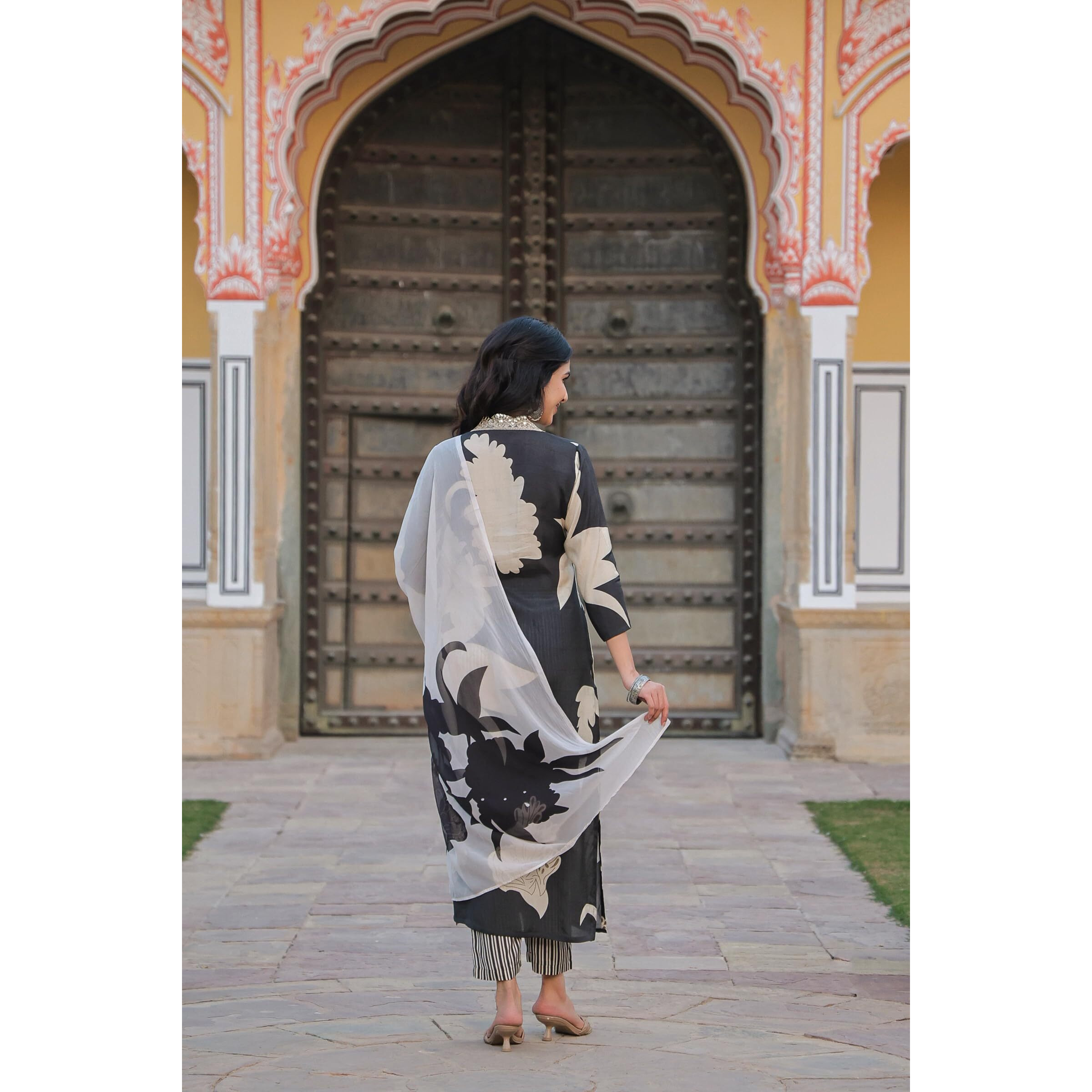 Gosriki Women's Rayon Viscose Printed Straight Kurta With Pant & Dupatta (5Jee Black-Vks01-Gs_S_Black_Small)