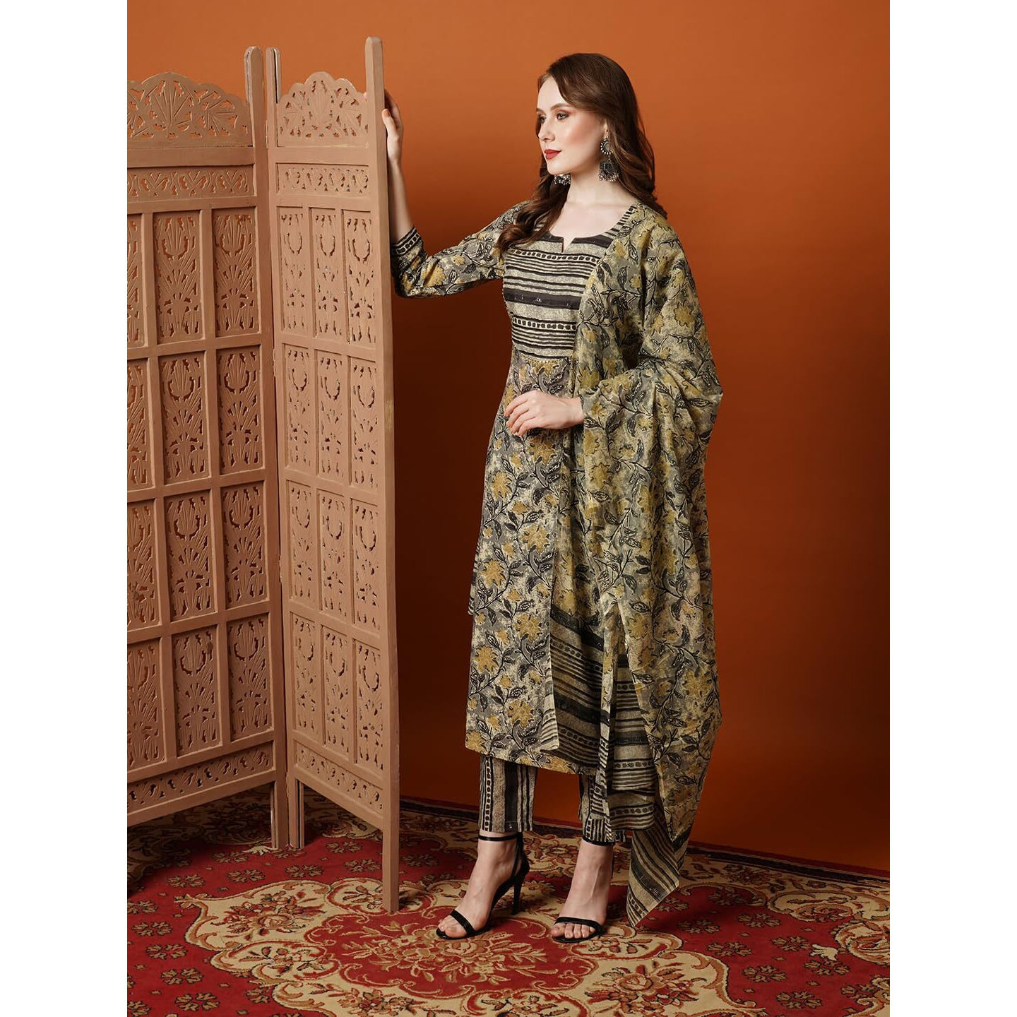 Gosriki Women's Cotton Blend Printed Straight Kurta With Pant & Dupatta (Bigi Grey-Nw-Gs_Xl_Grey_X-Large)